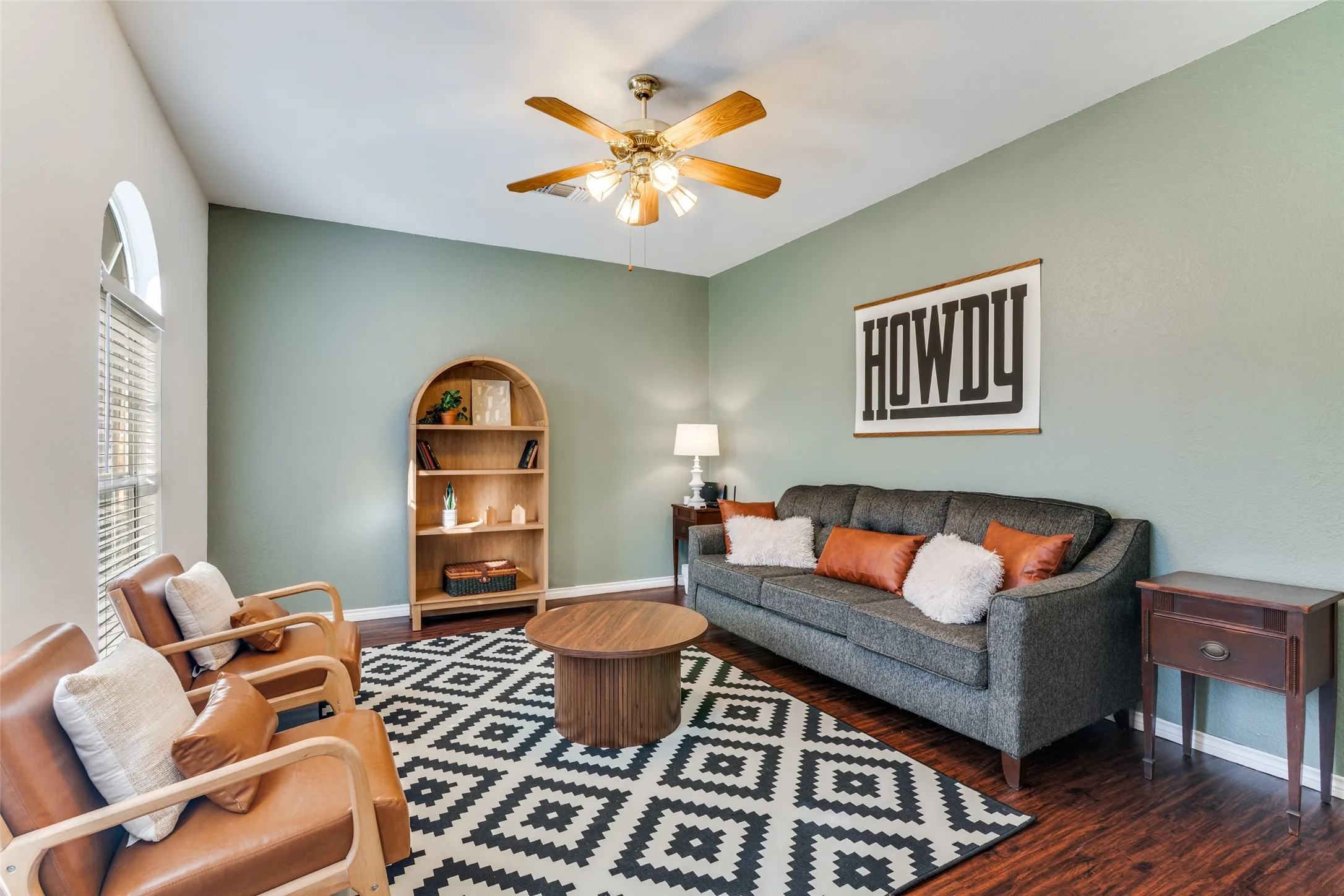Single Family Residence For Sale in Rockwall County , 6814 Silver Lake Drive, Rowlett, Texas 75089, 5 Bedroom, 3 Bathroom, 2 Garage spaces, 2,834 Sqft, built in 1992, mls#21335550, Real Estate Agent in Rowlett, Homes For Sale in Rockwall county, Homes For Sale in Rowlett, Realtor in Rowlett Texas, Real Estate Brokerage Independent Realty Texas, Luminita Cordes Realtor
