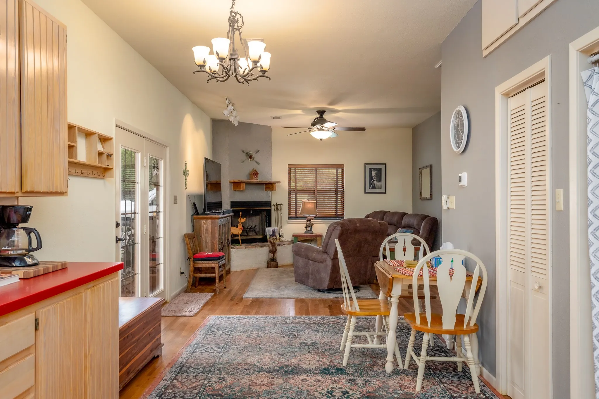 Single Family Residence For Sale in Taylor County , 141 Pennington Street B, Buffalo Gap, Texas 79508, 2 Bedroom, 2 Bathroom, Garage spaces, 1,330 Sqft, built in 1991, mls#21335556, Real Estate Agent in Buffalo Gap, Homes For Sale in Taylor county, Homes For Sale in Buffalo Gap, Realtor in Buffalo Gap Texas, Real Estate Brokerage Independent Realty Texas, Luminita Cordes Realtor