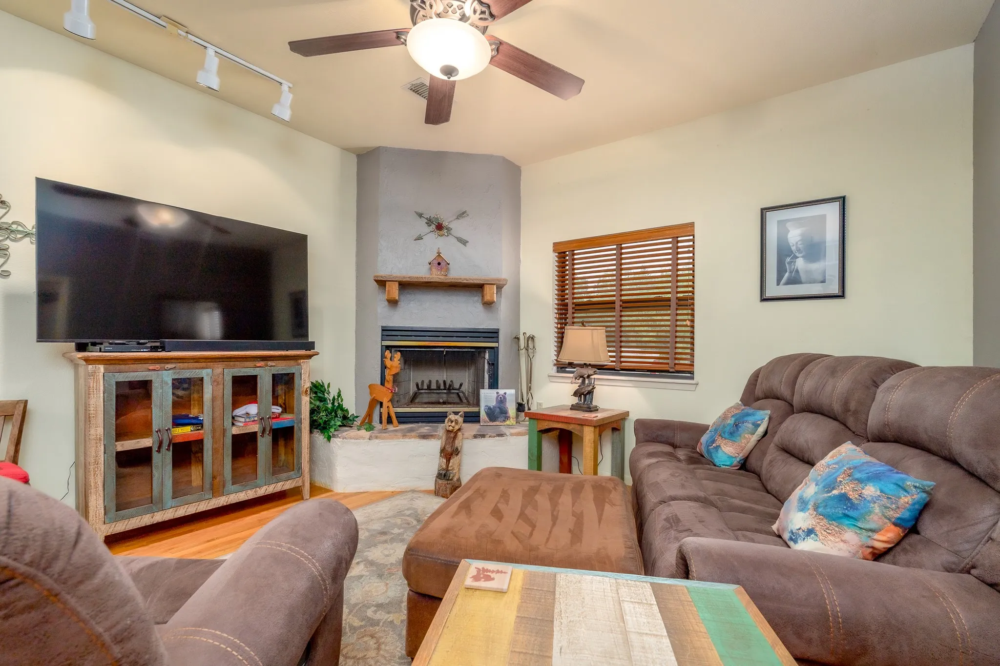 Single Family Residence For Sale in Taylor County , 141 Pennington Street B, Buffalo Gap, Texas 79508, 2 Bedroom, 2 Bathroom, Garage spaces, 1,330 Sqft, built in 1991, mls#21335556, Real Estate Agent in Buffalo Gap, Homes For Sale in Taylor county, Homes For Sale in Buffalo Gap, Realtor in Buffalo Gap Texas, Real Estate Brokerage Independent Realty Texas, Luminita Cordes Realtor