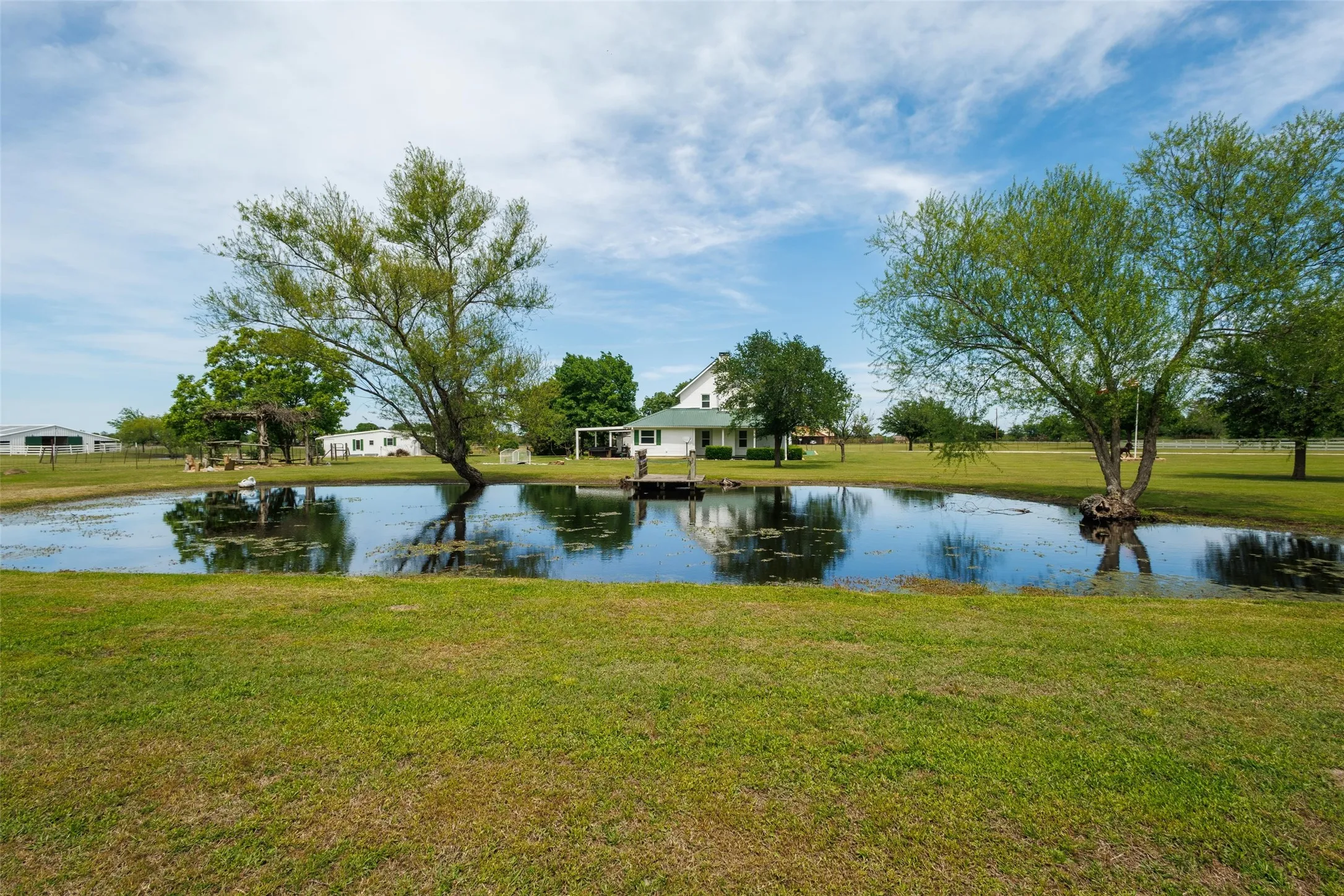Single Family Residence For Sale in Hunt County , 11054 County Road 2464, Poetry, Texas 75160, 3 Bedroom, 3 Bathroom, 2 Garage spaces, 2,700 Sqft, built in 1985, mls#21335535, Real Estate Agent in Poetry, Homes For Sale in Hunt county, Homes For Sale in Poetry, Realtor in Poetry Texas, Real Estate Brokerage Independent Realty Texas, Luminita Cordes Realtor