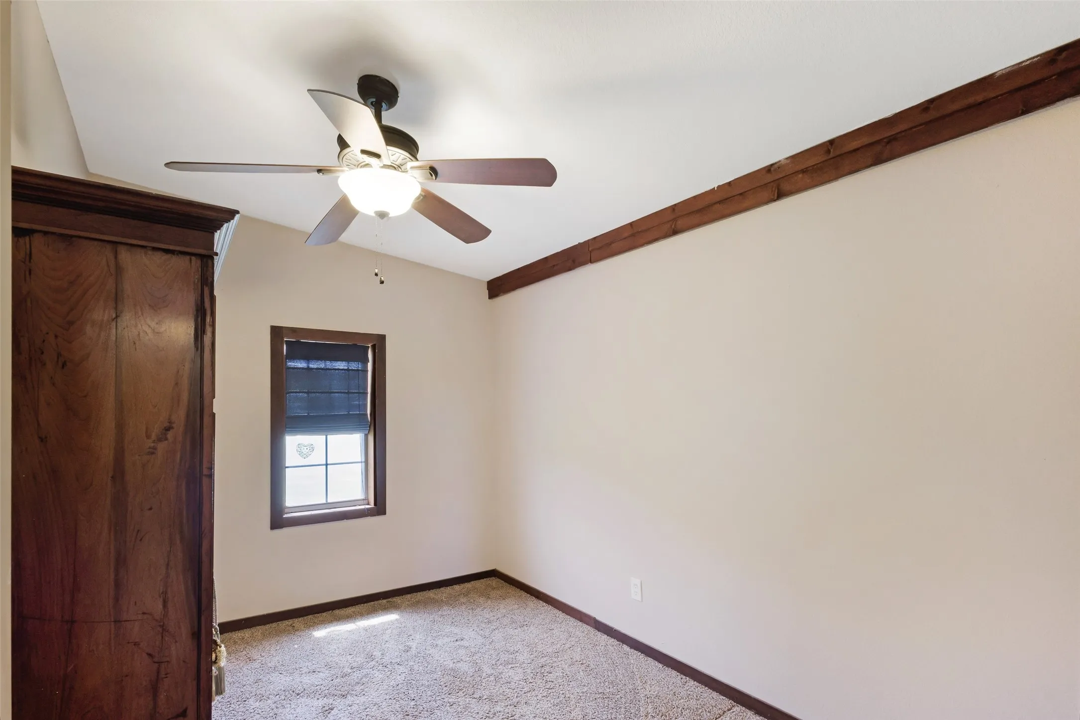 Single Family Residence For Sale in Hunt County , 11054 County Road 2464, Poetry, Texas 75160, 3 Bedroom, 3 Bathroom, 2 Garage spaces, 2,700 Sqft, built in 1985, mls#21335535, Real Estate Agent in Poetry, Homes For Sale in Hunt county, Homes For Sale in Poetry, Realtor in Poetry Texas, Real Estate Brokerage Independent Realty Texas, Luminita Cordes Realtor