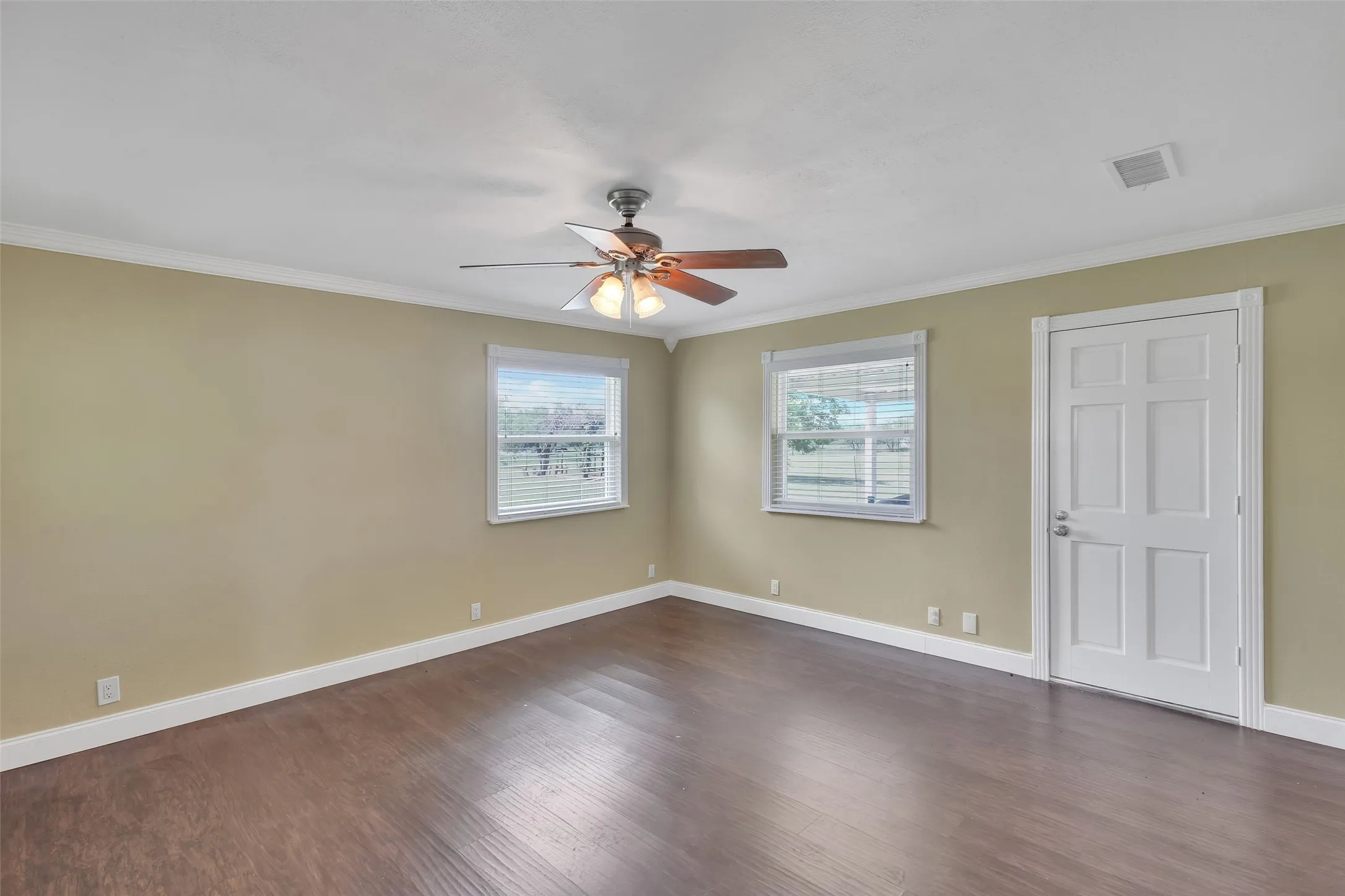 Single Family Residence For Sale in Hunt County , 11054 County Road 2464, Poetry, Texas 75160, 3 Bedroom, 3 Bathroom, 2 Garage spaces, 2,700 Sqft, built in 1985, mls#21335535, Real Estate Agent in Poetry, Homes For Sale in Hunt county, Homes For Sale in Poetry, Realtor in Poetry Texas, Real Estate Brokerage Independent Realty Texas, Luminita Cordes Realtor