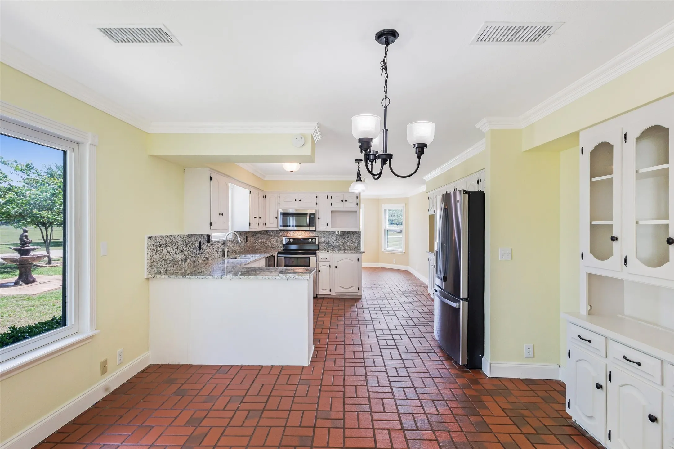 Single Family Residence For Sale in Hunt County , 11054 County Road 2464, Poetry, Texas 75160, 3 Bedroom, 3 Bathroom, 2 Garage spaces, 2,700 Sqft, built in 1985, mls#21335535, Real Estate Agent in Poetry, Homes For Sale in Hunt county, Homes For Sale in Poetry, Realtor in Poetry Texas, Real Estate Brokerage Independent Realty Texas, Luminita Cordes Realtor