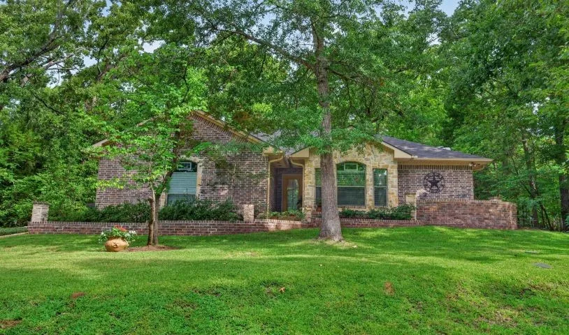 Single Family Residence For Sale in Smith County , 18706 Quiet Anchor Lane, Flint, Texas 75762, 3 Bedroom, 2 Bathroom, 2 Garage spaces, 1,669 Sqft, built in 2008, mls#21335564, Real Estate Agent in Flint, Homes For Sale in Smith county, Homes For Sale in Flint, Realtor in Flint Texas, Real Estate Brokerage Independent Realty Texas, Luminita Cordes Realtor