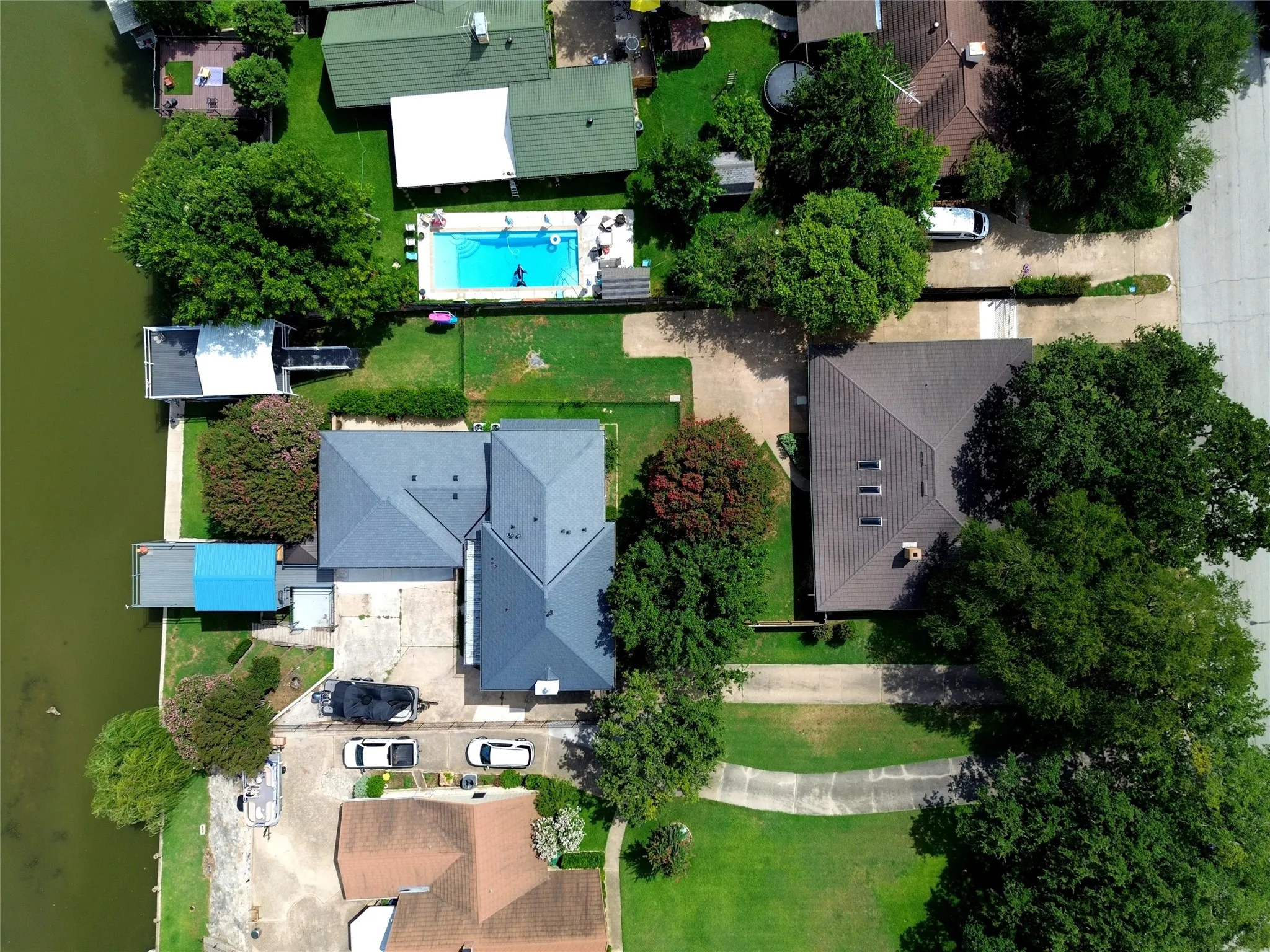 Single Family Residence For Sale in Tarrant County , 241 Timberlake Drive, Azle, Texas 76020, 3 Bedroom, 2 Bathroom, 2 Garage spaces, 2,114 Sqft, built in 1970, mls#21328330, Real Estate Agent in Azle, Homes For Sale in Tarrant county, Homes For Sale in Azle, Realtor in Azle Texas, Real Estate Brokerage Independent Realty Texas, Luminita Cordes Realtor