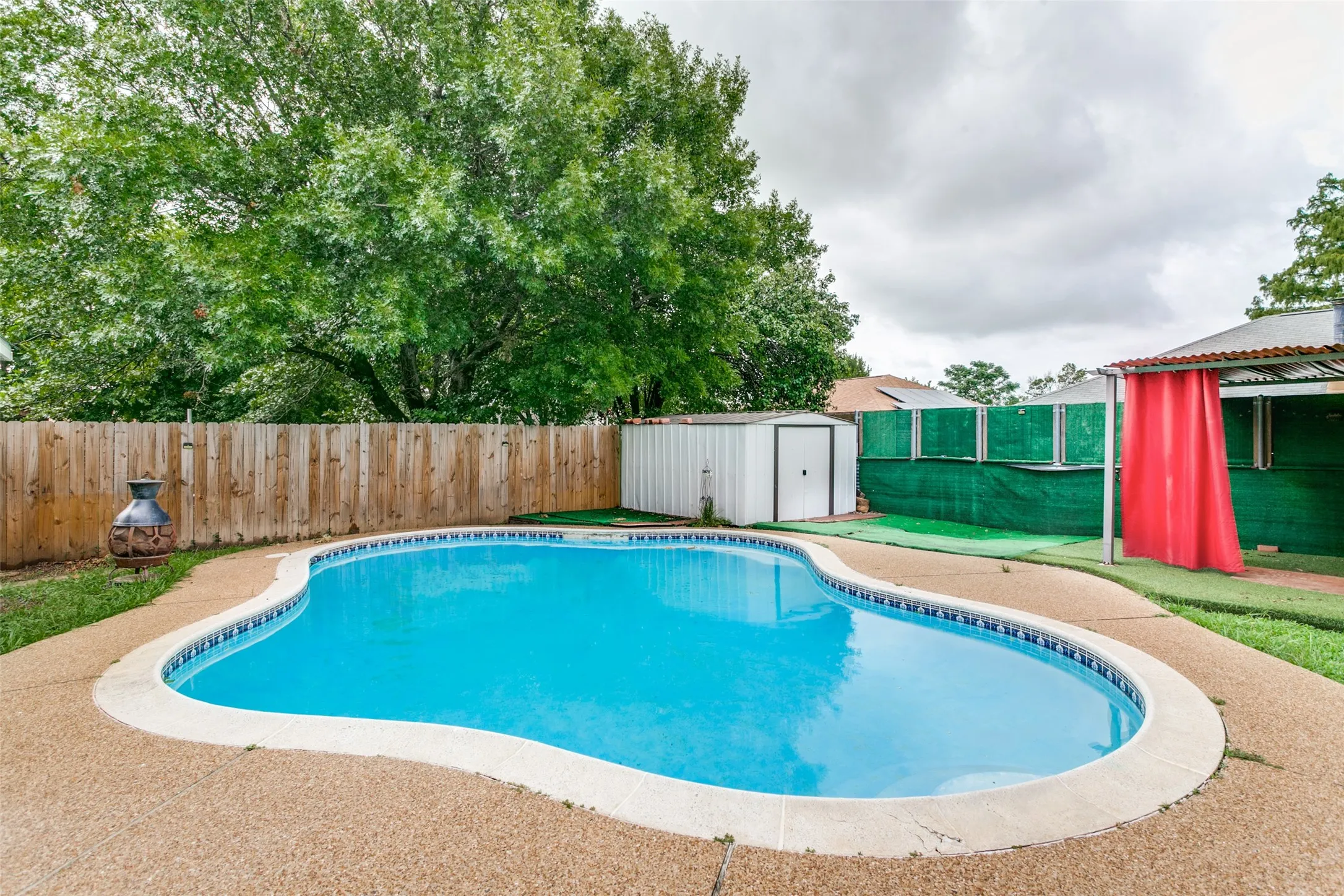Single Family Residence For Sale in Tarrant County , 2813 Creekwood Lane, Fort Worth, Texas 76123, 3 Bedroom, 2 Bathroom, 2 Garage spaces, 1,219 Sqft, built in 1985, mls#21335499, Real Estate Agent in Fort Worth, Homes For Sale in Tarrant county, Homes For Sale in Fort Worth, Realtor in Fort Worth Texas, Real Estate Brokerage Independent Realty Texas, Luminita Cordes Realtor
