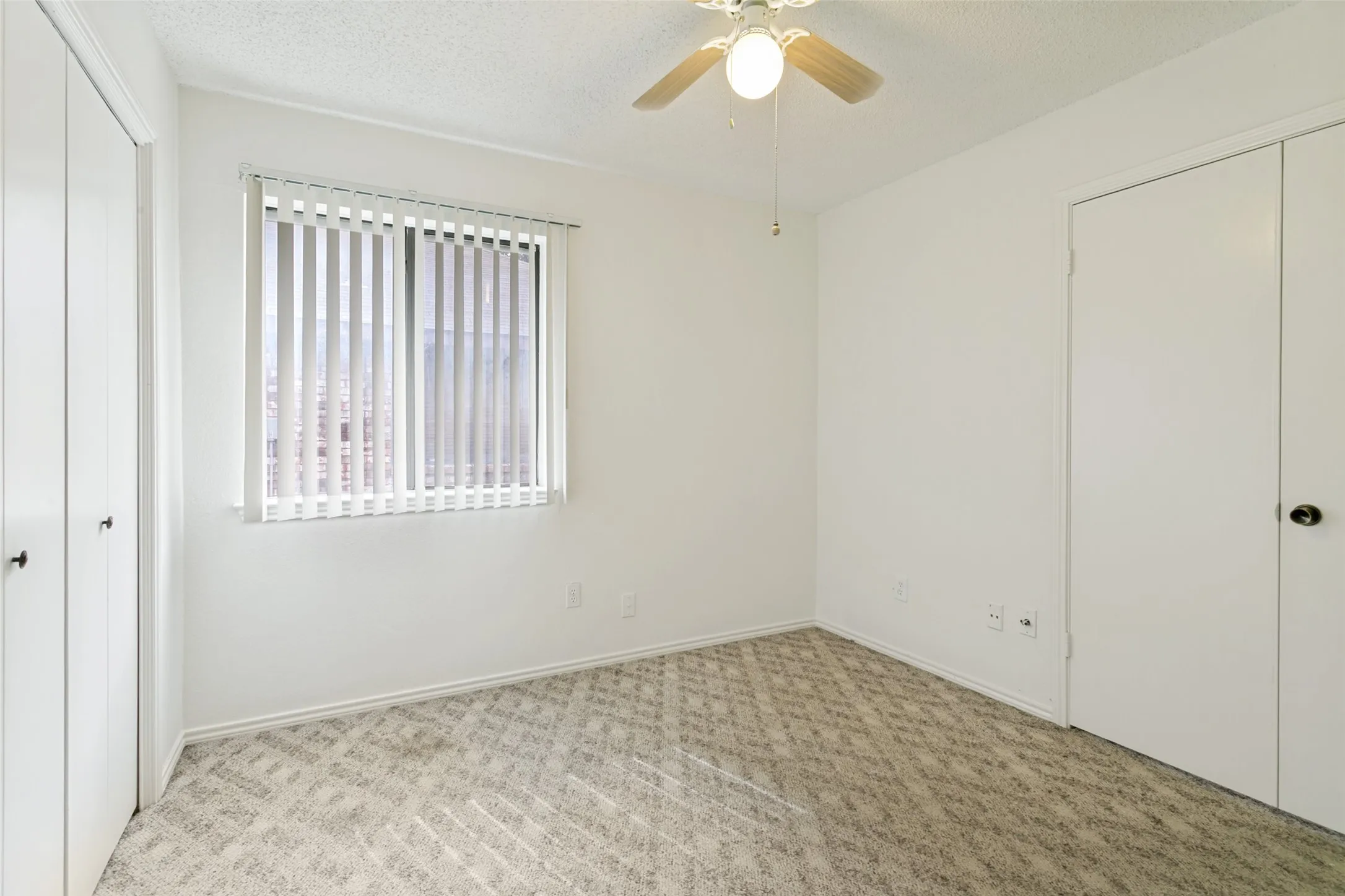 Single Family Residence For Sale in Tarrant County , 2813 Creekwood Lane, Fort Worth, Texas 76123, 3 Bedroom, 2 Bathroom, 2 Garage spaces, 1,219 Sqft, built in 1985, mls#21335499, Real Estate Agent in Fort Worth, Homes For Sale in Tarrant county, Homes For Sale in Fort Worth, Realtor in Fort Worth Texas, Real Estate Brokerage Independent Realty Texas, Luminita Cordes Realtor