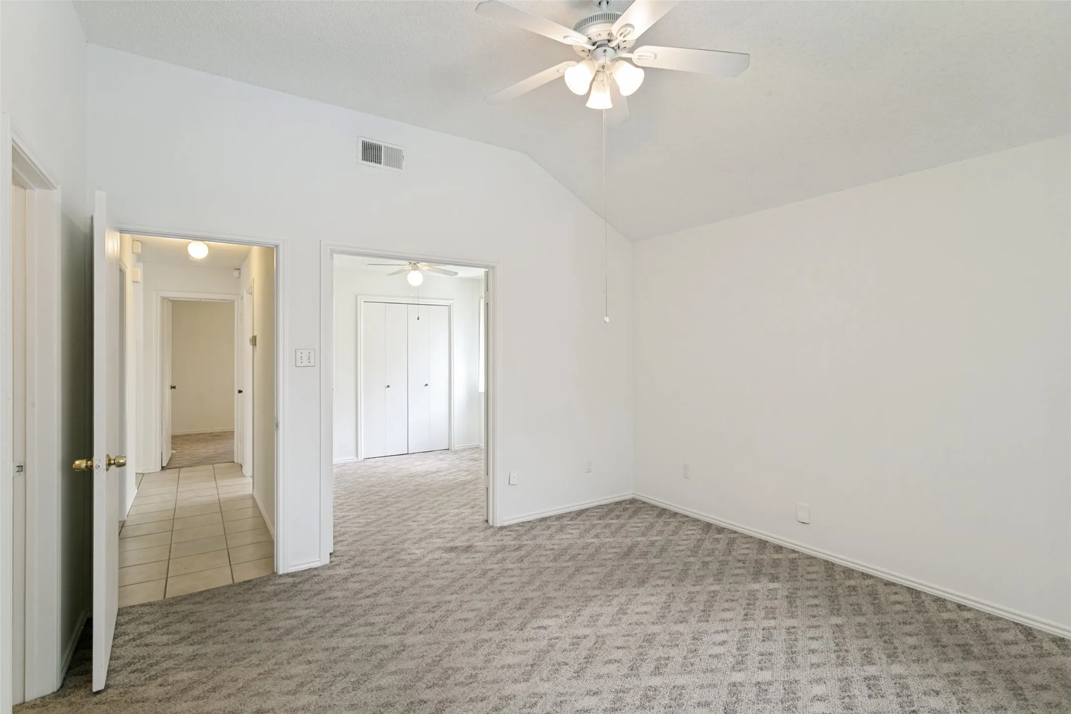 Single Family Residence For Sale in Tarrant County , 2813 Creekwood Lane, Fort Worth, Texas 76123, 3 Bedroom, 2 Bathroom, 2 Garage spaces, 1,219 Sqft, built in 1985, mls#21335499, Real Estate Agent in Fort Worth, Homes For Sale in Tarrant county, Homes For Sale in Fort Worth, Realtor in Fort Worth Texas, Real Estate Brokerage Independent Realty Texas, Luminita Cordes Realtor