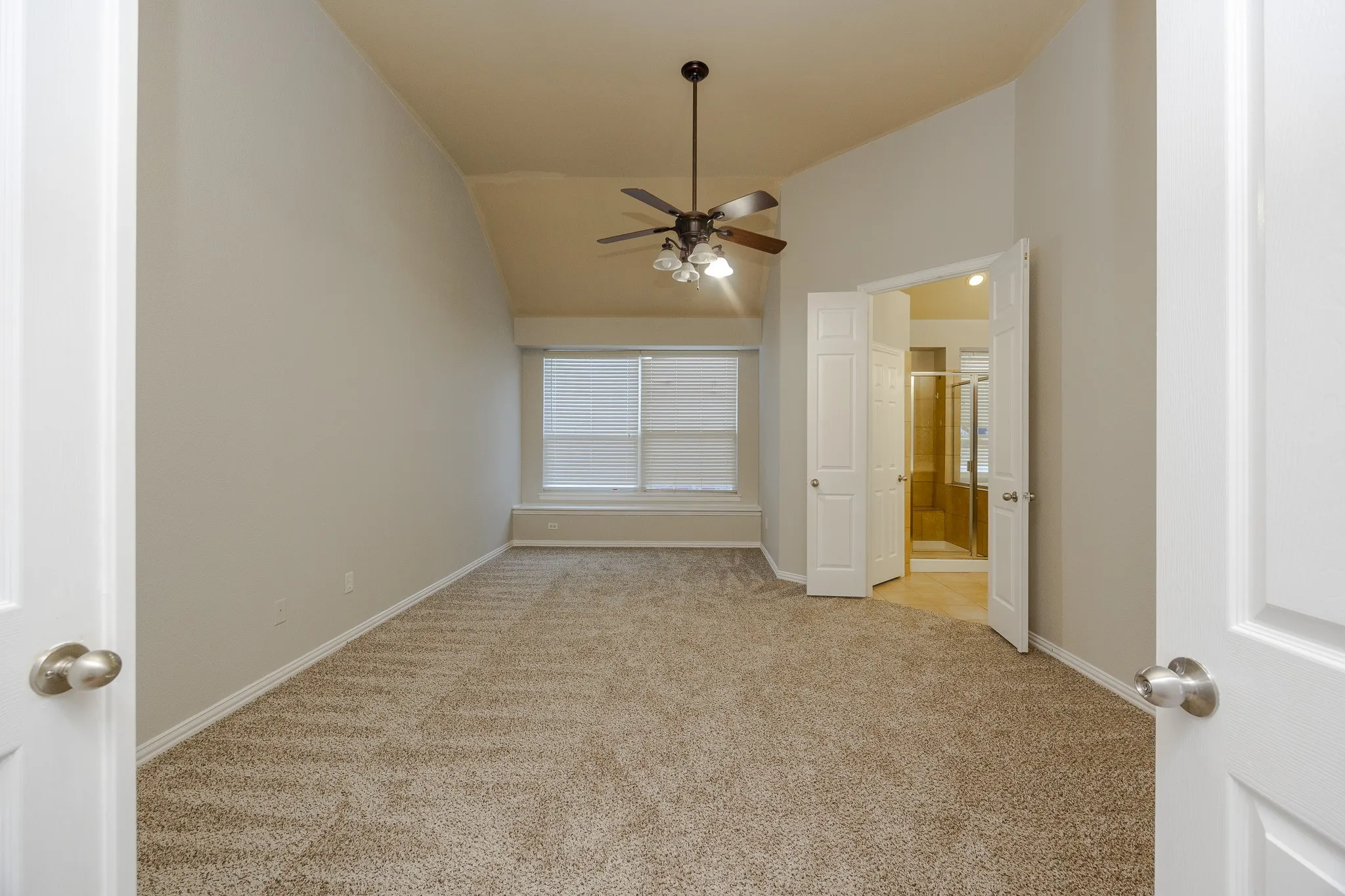 Single Family Residence For Rent in Denton County , 3132 Fox Hollow Drive, Little Elm, Texas 75068, 4 Bedroom, 2 Bathroom, 2 Garage spaces, 2,325 Sqft, built in 2003, mls#21332876, Real Estate Agent in Little Elm, Homes For Rent in Denton county, Homes For Rent in Little Elm, Realtor in Little Elm Texas, Real Estate Brokerage Independent Realty Texas, Luminita Cordes Realtor