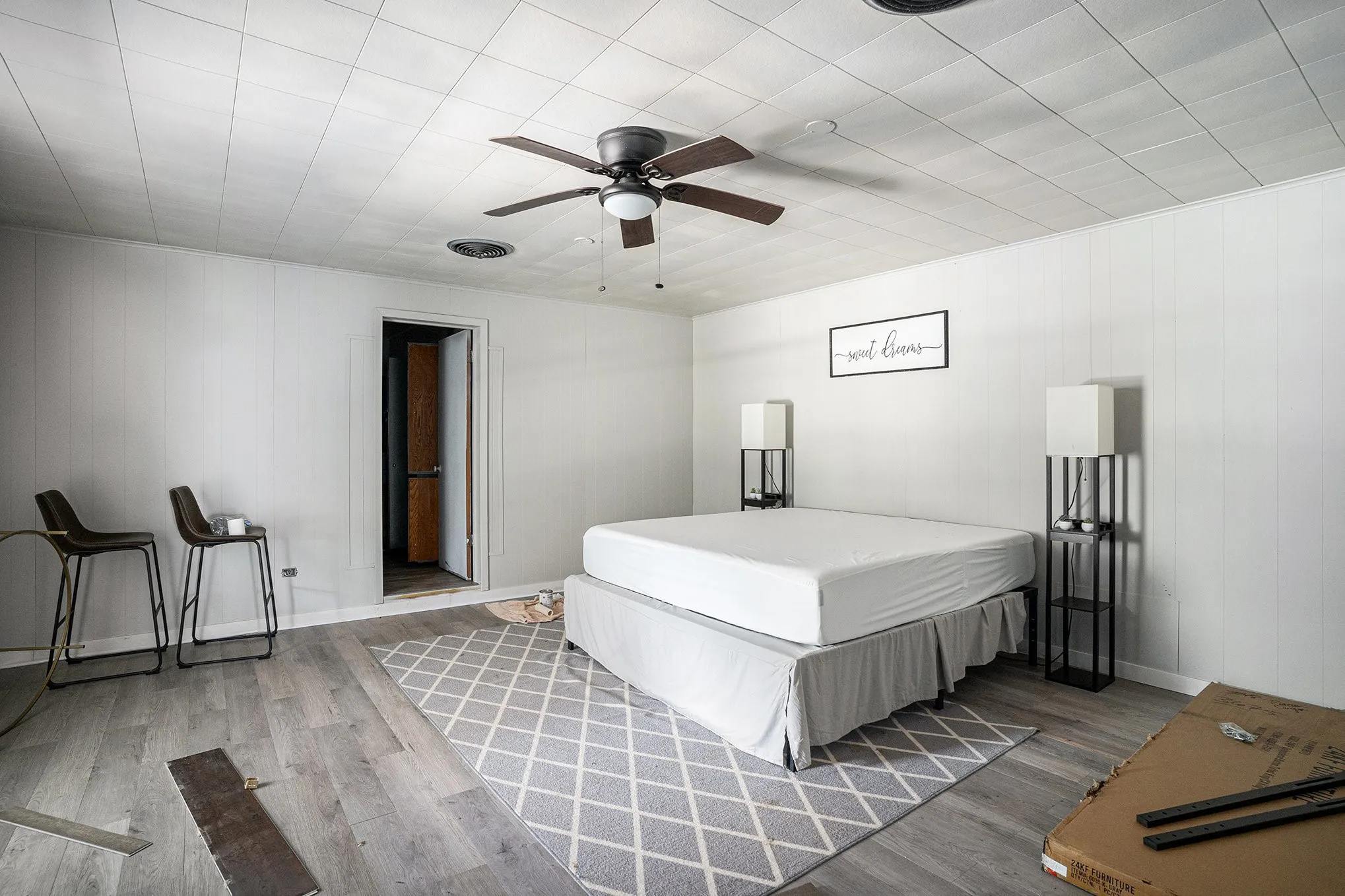 Single Family Residence For Sale in Hill County , 116 Lakeshore Trail, Whitney, Texas 76692, 2 Bedroom, 2 Bathroom, 2 Garage spaces, 1,744 Sqft, built in 1948, mls#21335575, Real Estate Agent in Whitney, Homes For Sale in Hill county, Homes For Sale in Whitney, Realtor in Whitney Texas, Real Estate Brokerage Independent Realty Texas, Luminita Cordes Realtor