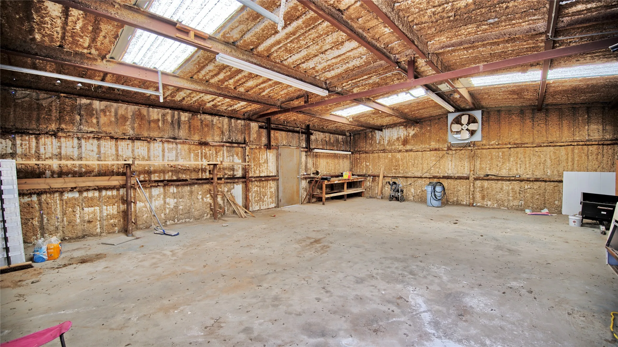 Warehouse For Sale in Montague County , 105 W Highway 82, Nocona, Texas 76255, 0, 0, Garage spaces, 0 Sqft, built in 1990, Price $90,000, mls#21335581, Real Estate Agent in Nocona, Homes For Sale in Montague county, Homes For Sale in Nocona, Realtor in Nocona Texas, Real Estate Brokerage Independent Realty Texas, Luminita Cordes Realtor