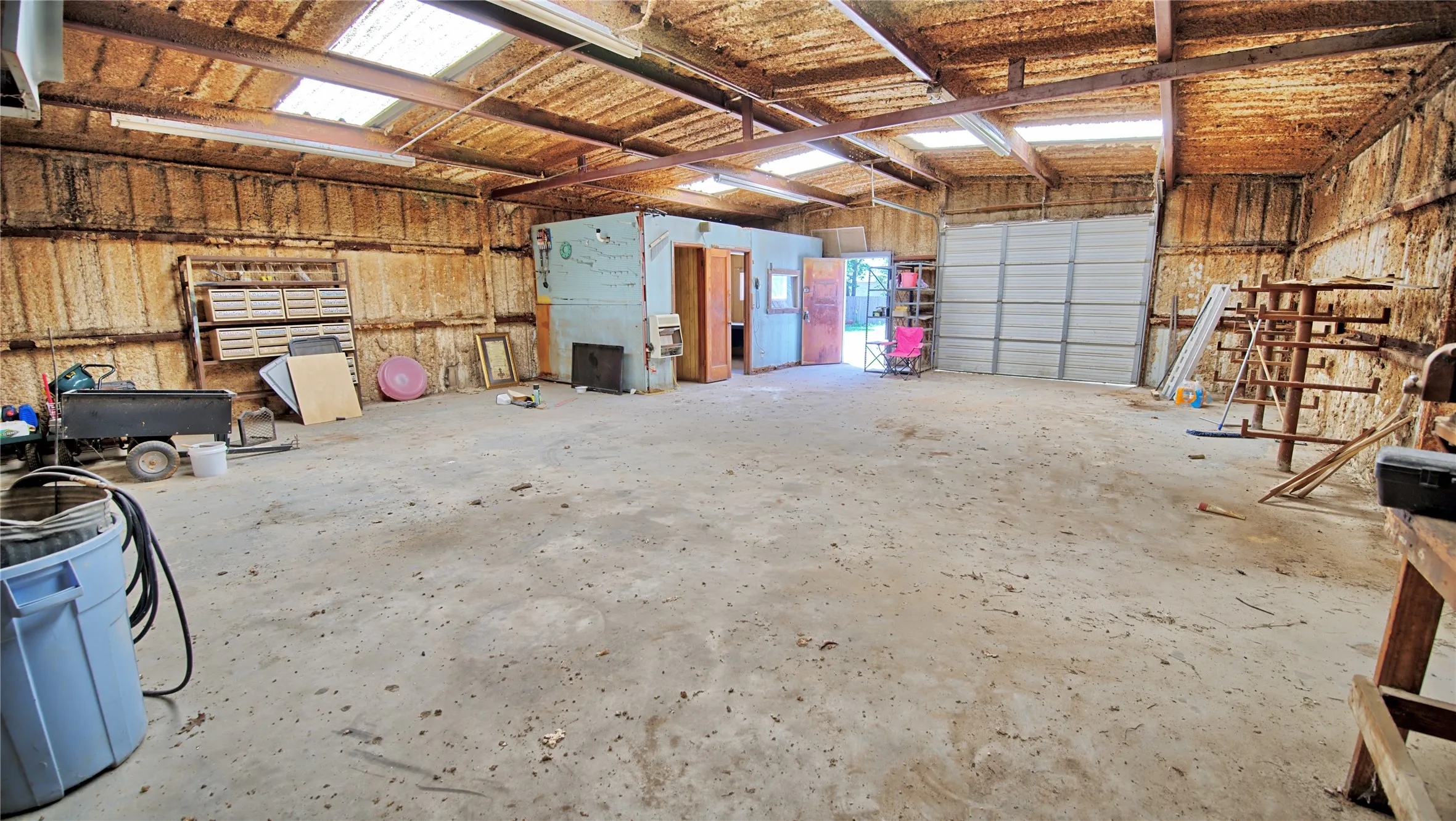 Warehouse For Sale in Montague County , 105 W Highway 82, Nocona, Texas 76255, 0, 0, Garage spaces, 0 Sqft, built in 1990, Price $90,000, mls#21335581, Real Estate Agent in Nocona, Homes For Sale in Montague county, Homes For Sale in Nocona, Realtor in Nocona Texas, Real Estate Brokerage Independent Realty Texas, Luminita Cordes Realtor