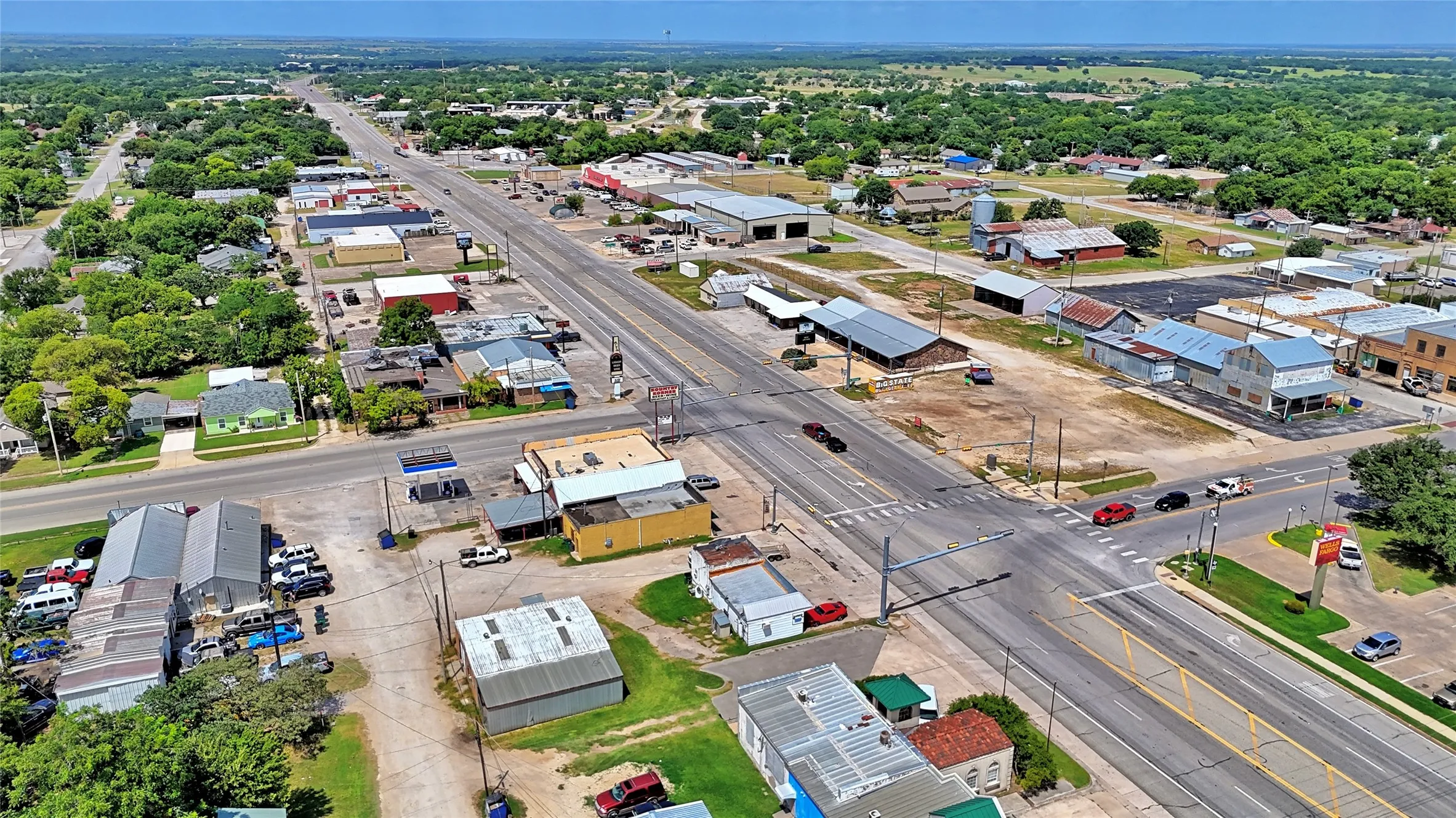 Warehouse For Sale in Montague County , 105 W Highway 82, Nocona, Texas 76255, 0, 0, Garage spaces, 0 Sqft, built in 1990, Price $90,000, mls#21335581, Real Estate Agent in Nocona, Homes For Sale in Montague county, Homes For Sale in Nocona, Realtor in Nocona Texas, Real Estate Brokerage Independent Realty Texas, Luminita Cordes Realtor