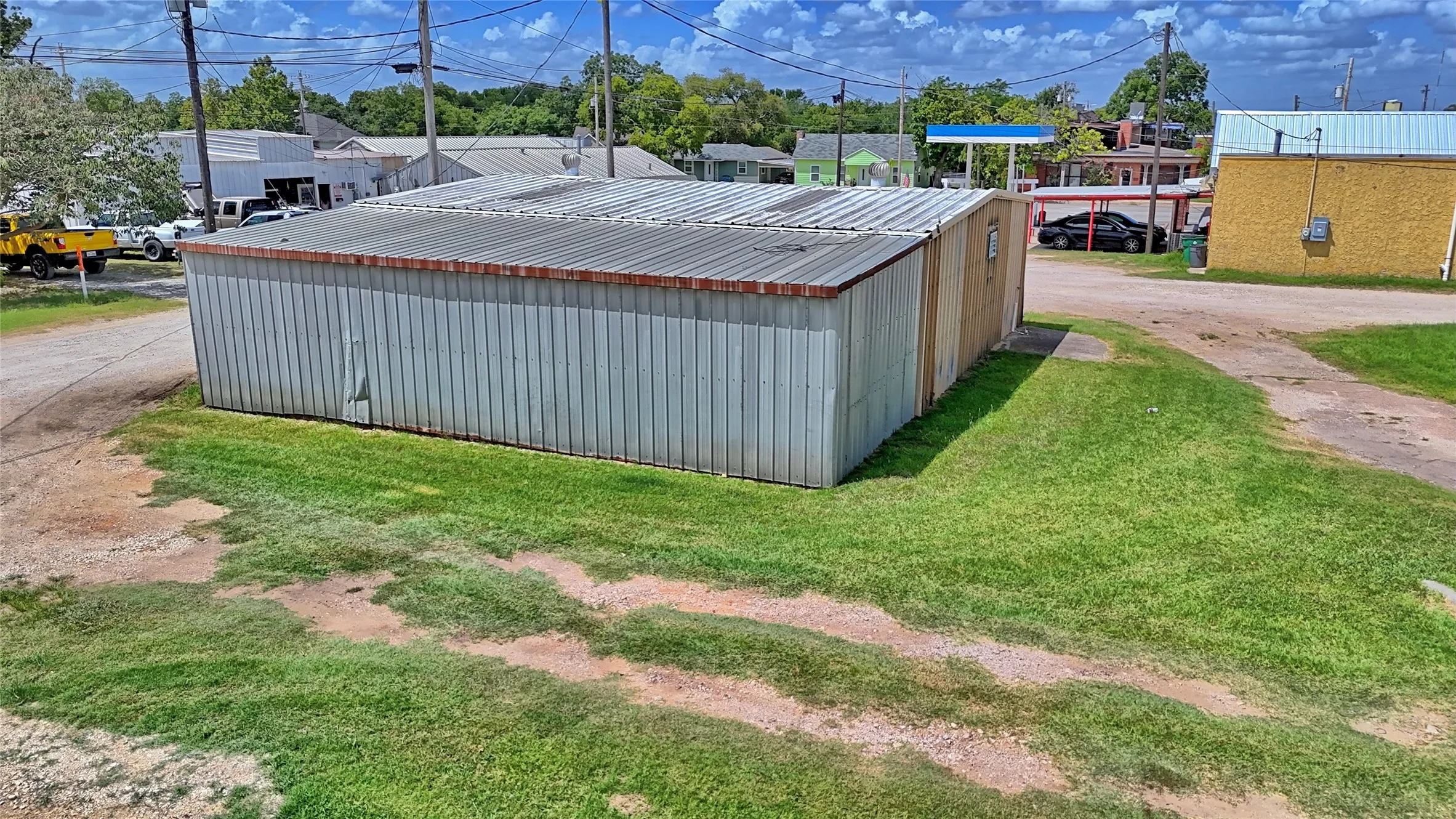 Warehouse For Sale in Montague County , 105 W Highway 82, Nocona, Texas 76255, 0, 0, Garage spaces, 0 Sqft, built in 1990, Price $90,000, mls#21335581, Real Estate Agent in Nocona, Homes For Sale in Montague county, Homes For Sale in Nocona, Realtor in Nocona Texas, Real Estate Brokerage Independent Realty Texas, Luminita Cordes Realtor