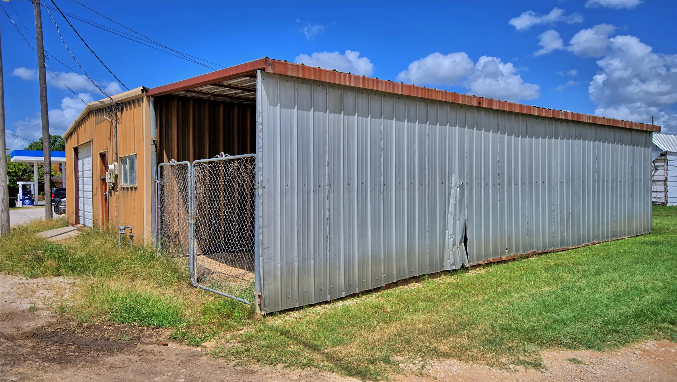 Warehouse For Sale in Montague County , 105 W Highway 82, Nocona, Texas 76255, 0, 0, Garage spaces, 0 Sqft, built in 1990, Price $90,000, mls#21335581, Real Estate Agent in Nocona, Homes For Sale in Montague county, Homes For Sale in Nocona, Realtor in Nocona Texas, Real Estate Brokerage Independent Realty Texas, Luminita Cordes Realtor