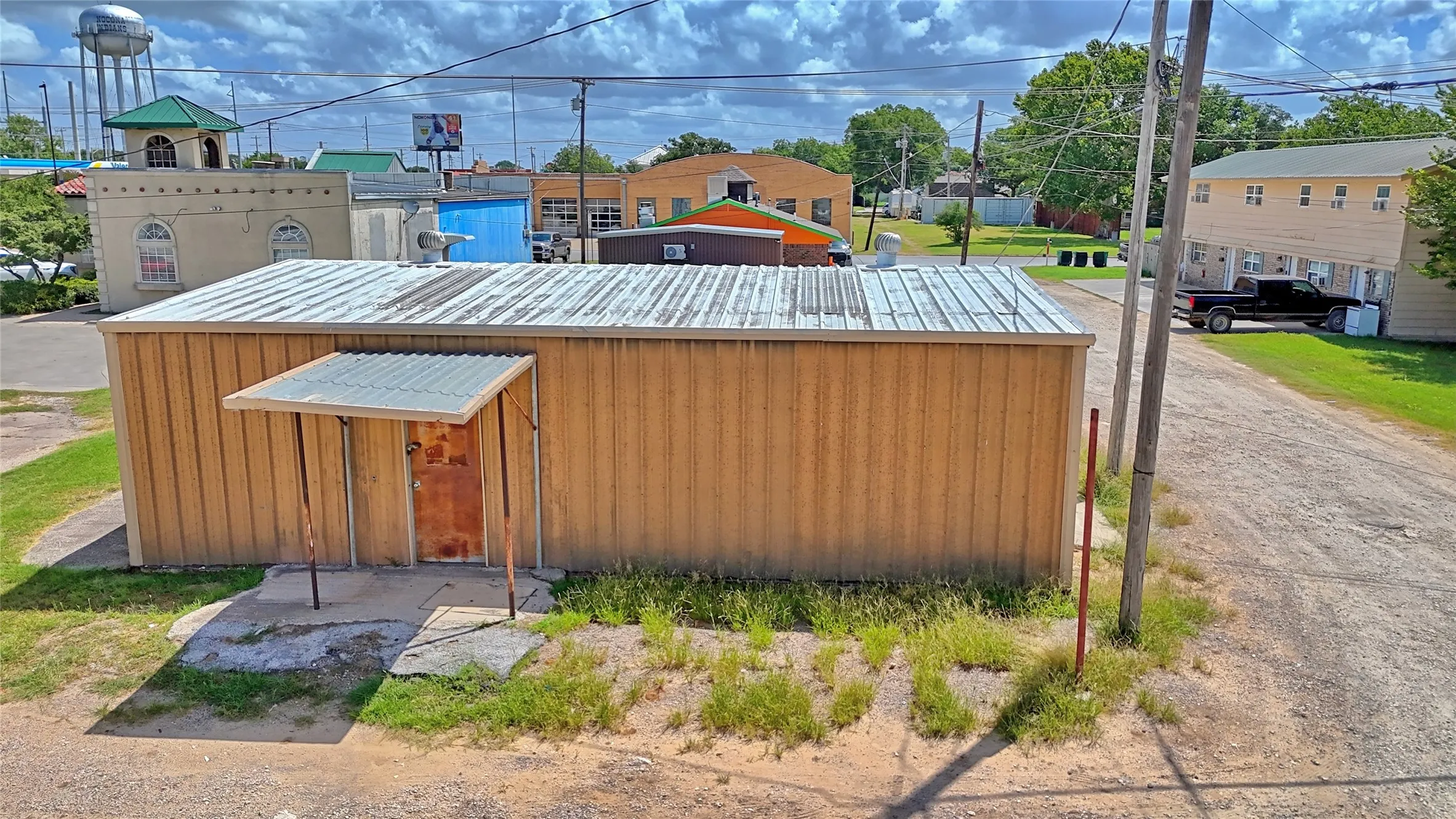 Warehouse For Sale in Montague County , 105 W Highway 82, Nocona, Texas 76255, 0, 0, Garage spaces, 0 Sqft, built in 1990, Price $90,000, mls#21335581, Real Estate Agent in Nocona, Homes For Sale in Montague county, Homes For Sale in Nocona, Realtor in Nocona Texas, Real Estate Brokerage Independent Realty Texas, Luminita Cordes Realtor