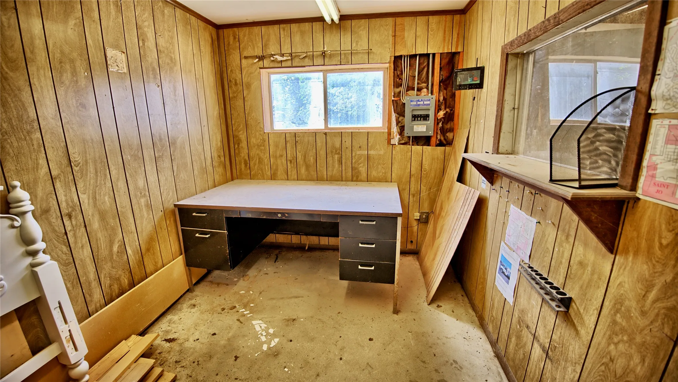 Warehouse For Sale in Montague County , 105 W Highway 82, Nocona, Texas 76255, 0, 0, Garage spaces, 0 Sqft, built in 1990, Price $90,000, mls#21335581, Real Estate Agent in Nocona, Homes For Sale in Montague county, Homes For Sale in Nocona, Realtor in Nocona Texas, Real Estate Brokerage Independent Realty Texas, Luminita Cordes Realtor