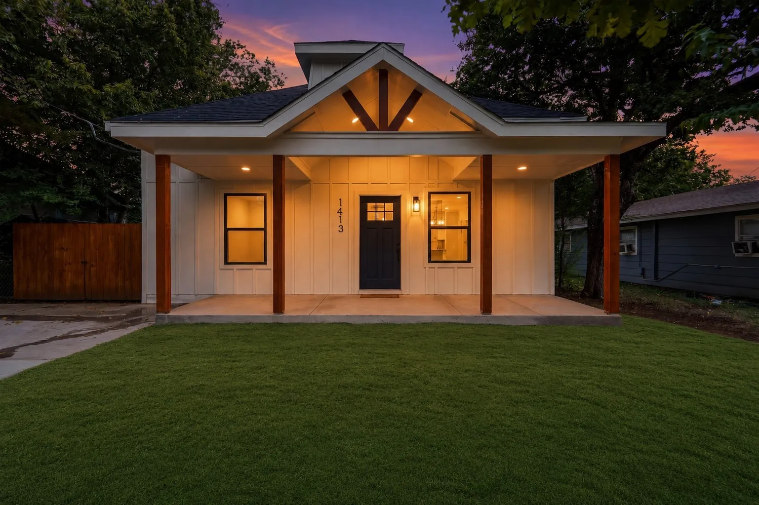 Single Family Residence For Sale in Johnson County , 1413 N Wilhite Street, Cleburne, Texas 76031, 3 Bedroom, 2 Bathroom, Garage spaces, 1,160 Sqft, built in 1935, mls#21334810, Real Estate Agent in Cleburne, Homes For Sale in Johnson county, Homes For Sale in Cleburne, Realtor in Cleburne Texas, Real Estate Brokerage Independent Realty Texas, Luminita Cordes Realtor