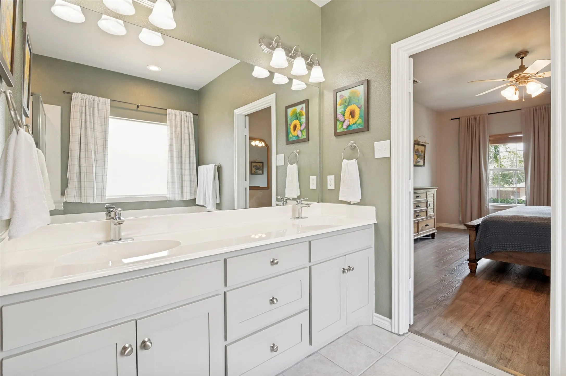 Single Family Residence For Rent in Ellis County , 514 N 1st Street, Midlothian, Texas 76065, 3 Bedroom, 2 Bathroom, 2 Garage spaces, 1,642 Sqft, built in 2002, mls#21335592, Real Estate Agent in Midlothian, Homes For Rent in Ellis county, Homes For Rent in Midlothian, Realtor in Midlothian Texas, Real Estate Brokerage Independent Realty Texas, Luminita Cordes Realtor