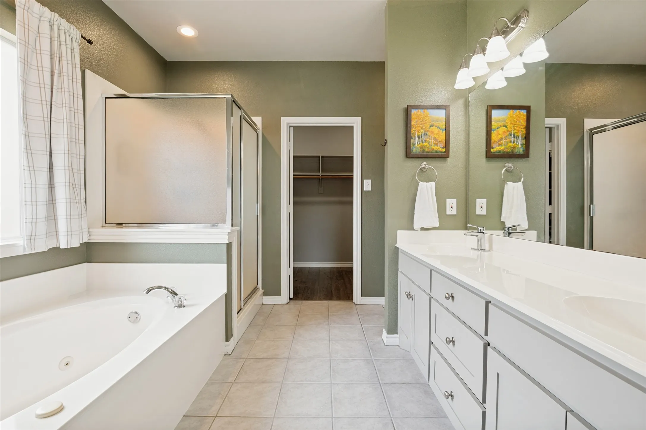 Single Family Residence For Rent in Ellis County , 514 N 1st Street, Midlothian, Texas 76065, 3 Bedroom, 2 Bathroom, 2 Garage spaces, 1,642 Sqft, built in 2002, mls#21335592, Real Estate Agent in Midlothian, Homes For Rent in Ellis county, Homes For Rent in Midlothian, Realtor in Midlothian Texas, Real Estate Brokerage Independent Realty Texas, Luminita Cordes Realtor