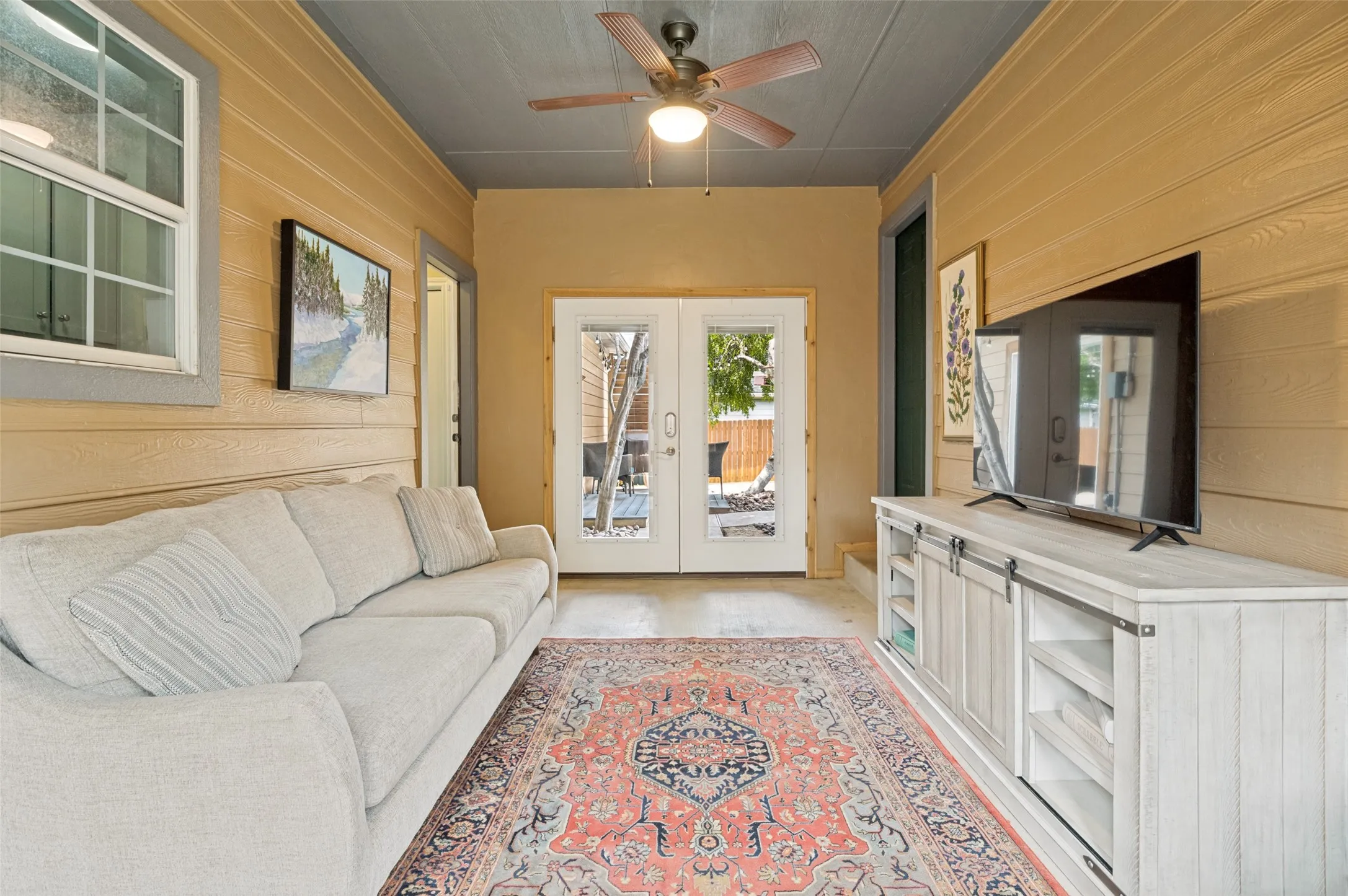 Single Family Residence For Rent in Ellis County , 514 N 1st Street, Midlothian, Texas 76065, 3 Bedroom, 2 Bathroom, 2 Garage spaces, 1,642 Sqft, built in 2002, mls#21335592, Real Estate Agent in Midlothian, Homes For Rent in Ellis county, Homes For Rent in Midlothian, Realtor in Midlothian Texas, Real Estate Brokerage Independent Realty Texas, Luminita Cordes Realtor