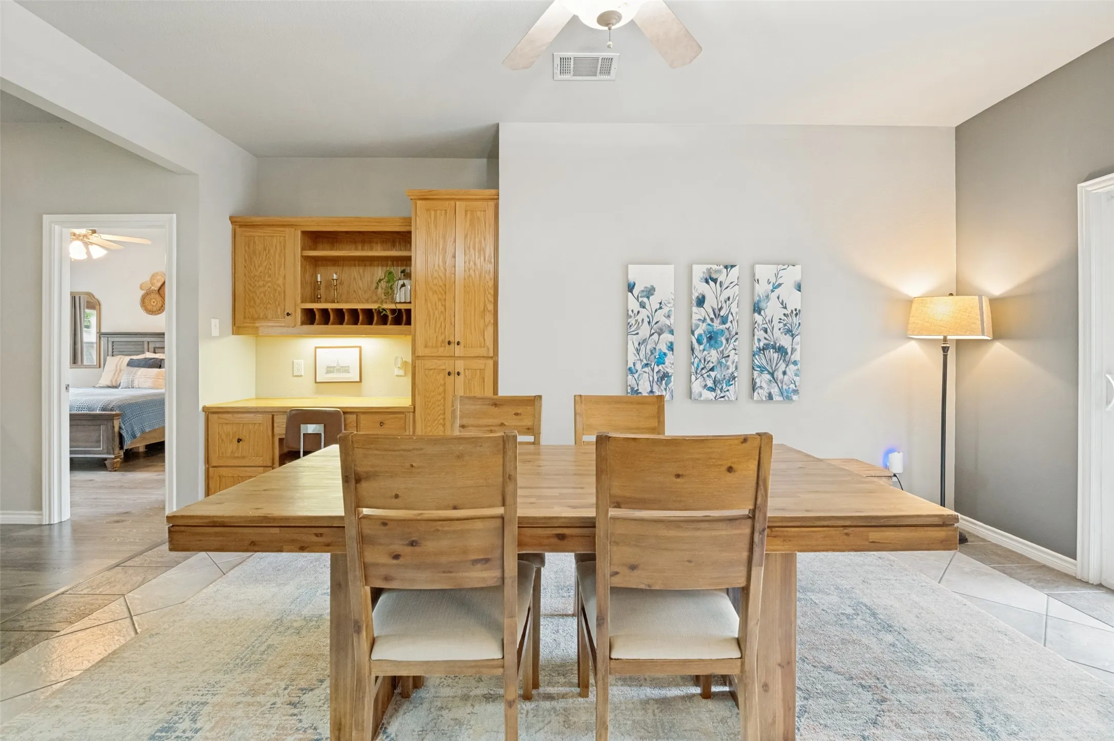 Single Family Residence For Rent in Ellis County , 514 N 1st Street, Midlothian, Texas 76065, 3 Bedroom, 2 Bathroom, 2 Garage spaces, 1,642 Sqft, built in 2002, mls#21335592, Real Estate Agent in Midlothian, Homes For Rent in Ellis county, Homes For Rent in Midlothian, Realtor in Midlothian Texas, Real Estate Brokerage Independent Realty Texas, Luminita Cordes Realtor