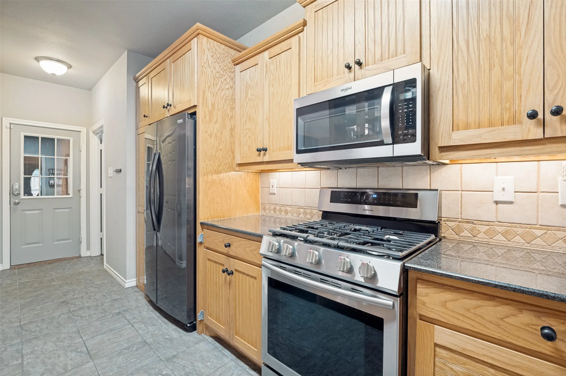 Single Family Residence For Rent in Ellis County , 514 N 1st Street, Midlothian, Texas 76065, 3 Bedroom, 2 Bathroom, 2 Garage spaces, 1,642 Sqft, built in 2002, mls#21335592, Real Estate Agent in Midlothian, Homes For Rent in Ellis county, Homes For Rent in Midlothian, Realtor in Midlothian Texas, Real Estate Brokerage Independent Realty Texas, Luminita Cordes Realtor