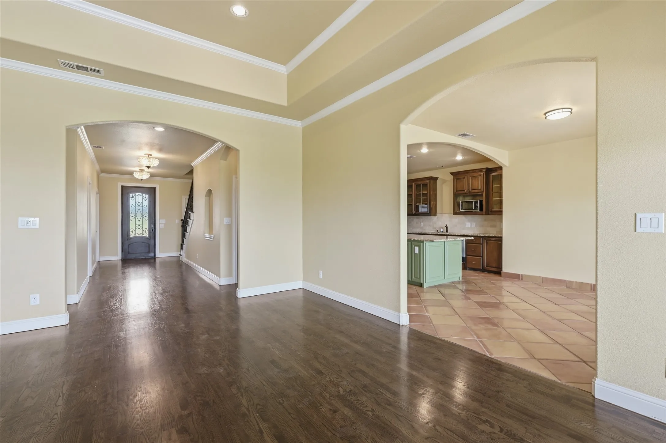 Single Family Residence For Sale in Grayson County , 1200 Eagle Glen Pass, Gunter, Texas 75058, 4 Bedroom, 5 Bathroom, 3 Garage spaces, 3,609 Sqft, built in 2015, mls#21334576, Real Estate Agent in Gunter, Homes For Sale in Grayson county, Homes For Sale in Gunter, Realtor in Gunter Texas, Real Estate Brokerage Independent Realty Texas, Luminita Cordes Realtor