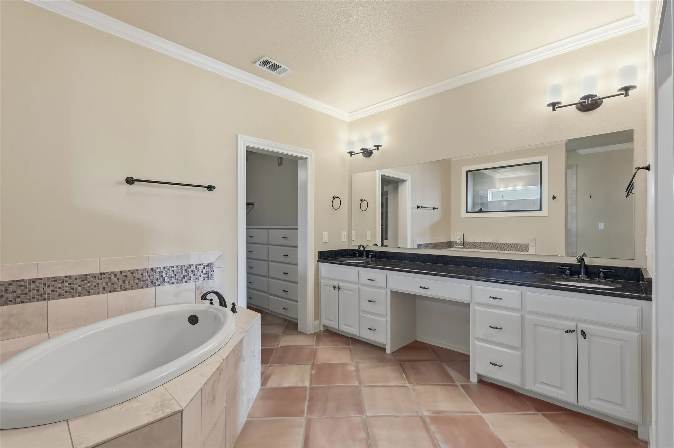Single Family Residence For Sale in Grayson County , 1200 Eagle Glen Pass, Gunter, Texas 75058, 4 Bedroom, 5 Bathroom, 3 Garage spaces, 3,609 Sqft, built in 2015, mls#21334576, Real Estate Agent in Gunter, Homes For Sale in Grayson county, Homes For Sale in Gunter, Realtor in Gunter Texas, Real Estate Brokerage Independent Realty Texas, Luminita Cordes Realtor