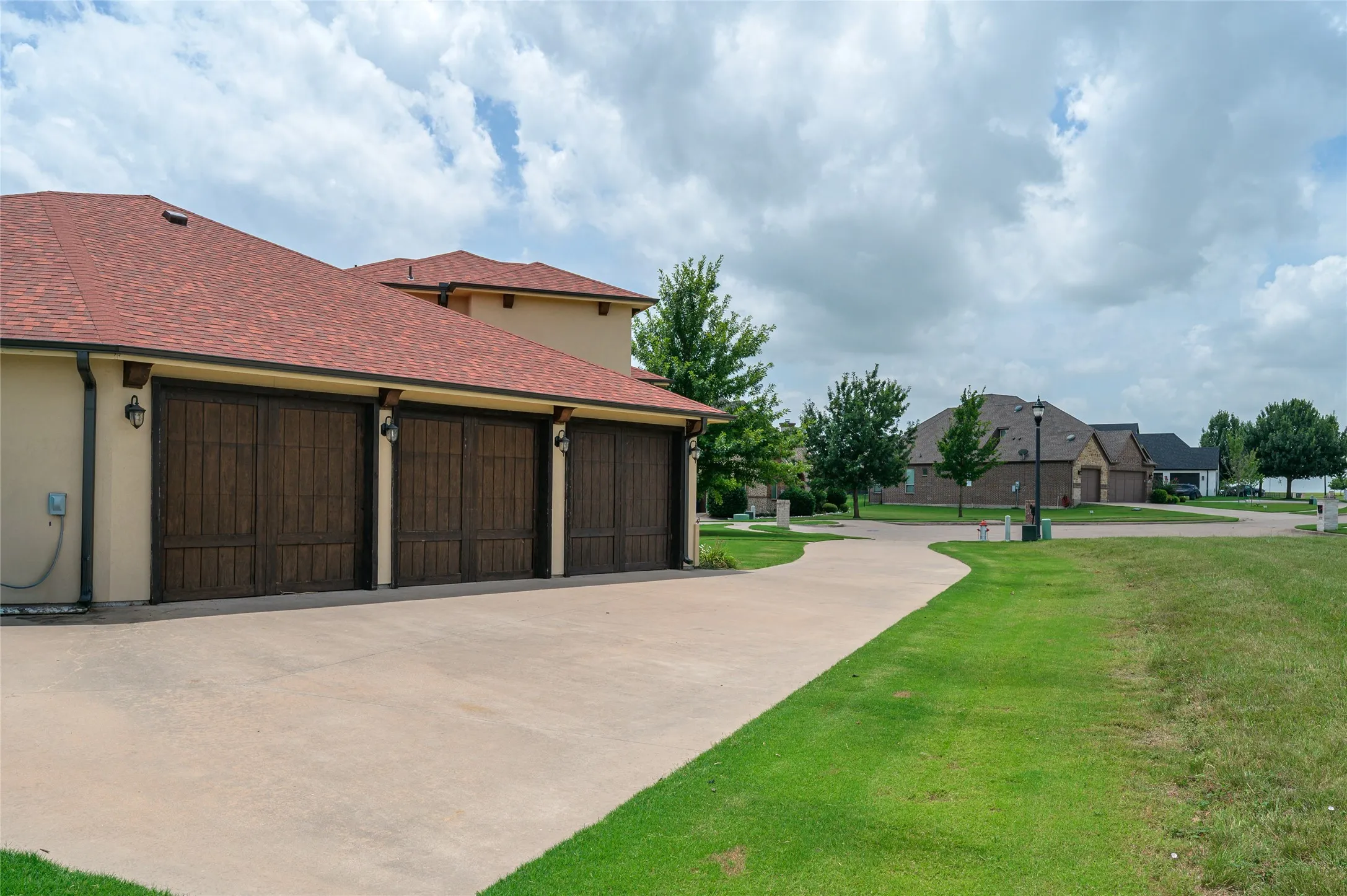 Single Family Residence For Sale in Grayson County , 1200 Eagle Glen Pass, Gunter, Texas 75058, 4 Bedroom, 5 Bathroom, 3 Garage spaces, 3,609 Sqft, built in 2015, mls#21334576, Real Estate Agent in Gunter, Homes For Sale in Grayson county, Homes For Sale in Gunter, Realtor in Gunter Texas, Real Estate Brokerage Independent Realty Texas, Luminita Cordes Realtor