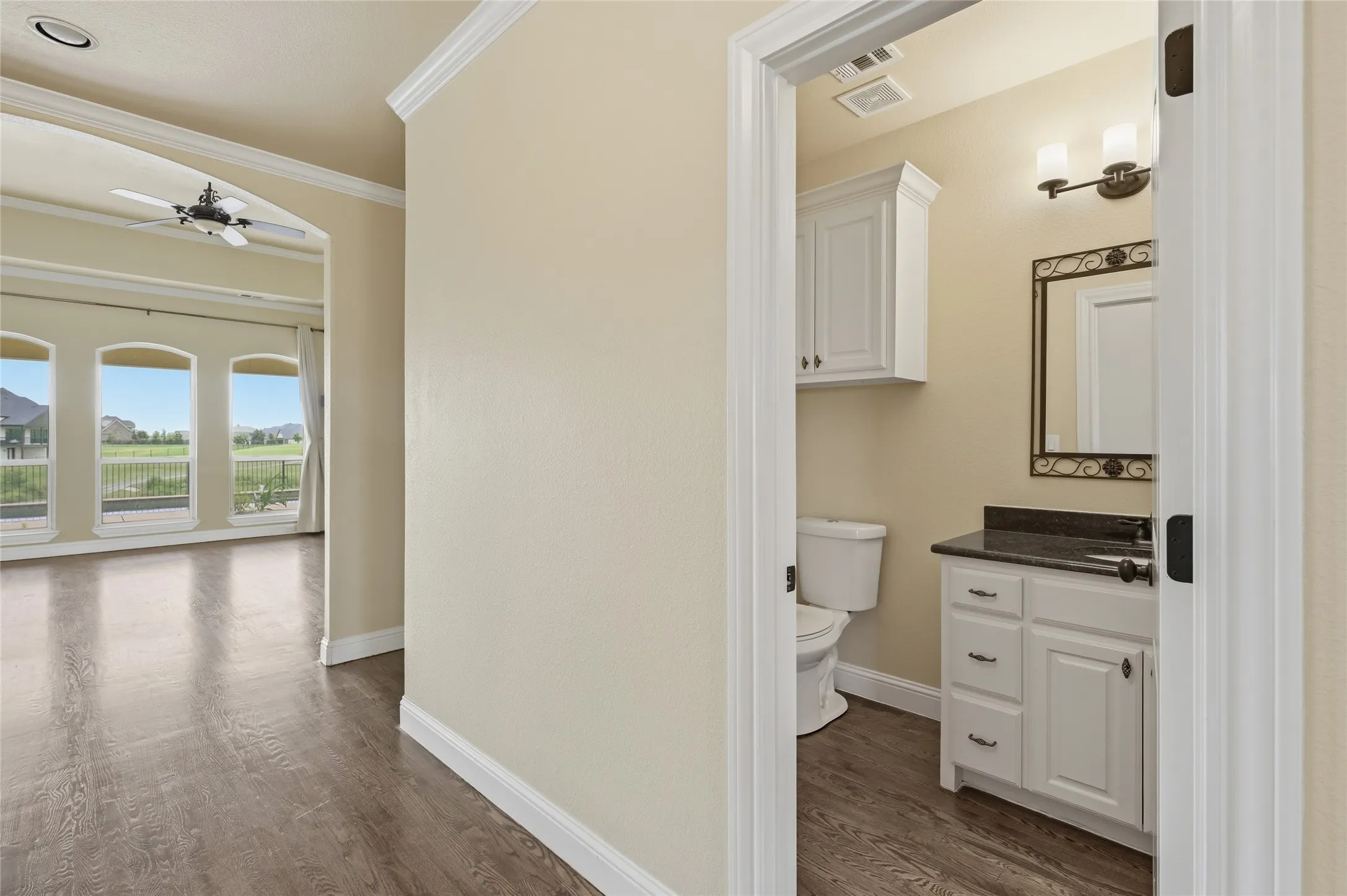 Single Family Residence For Sale in Grayson County , 1200 Eagle Glen Pass, Gunter, Texas 75058, 4 Bedroom, 5 Bathroom, 3 Garage spaces, 3,609 Sqft, built in 2015, mls#21334576, Real Estate Agent in Gunter, Homes For Sale in Grayson county, Homes For Sale in Gunter, Realtor in Gunter Texas, Real Estate Brokerage Independent Realty Texas, Luminita Cordes Realtor