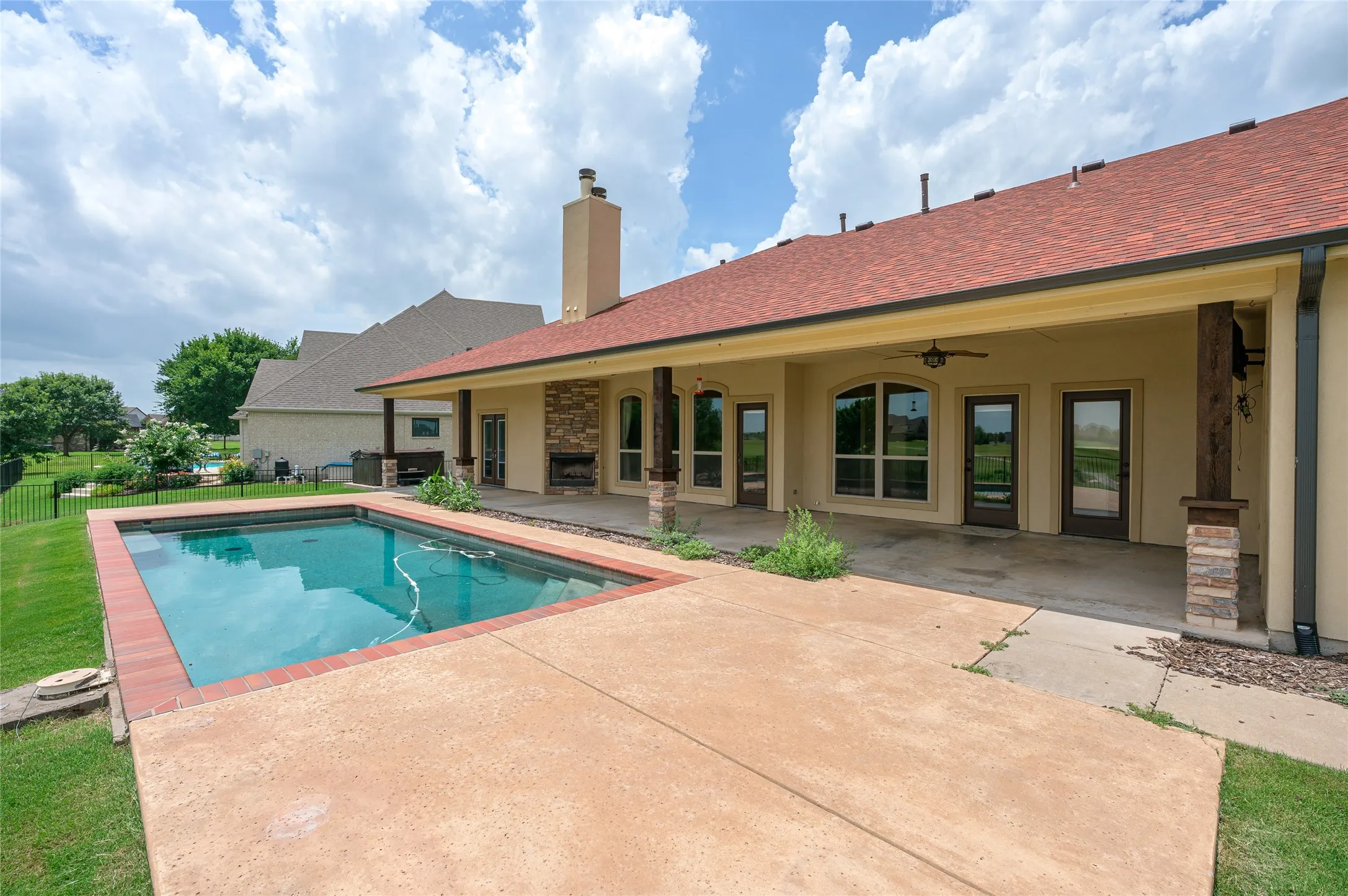 Single Family Residence For Sale in Grayson County , 1200 Eagle Glen Pass, Gunter, Texas 75058, 4 Bedroom, 5 Bathroom, 3 Garage spaces, 3,609 Sqft, built in 2015, mls#21334576, Real Estate Agent in Gunter, Homes For Sale in Grayson county, Homes For Sale in Gunter, Realtor in Gunter Texas, Real Estate Brokerage Independent Realty Texas, Luminita Cordes Realtor
