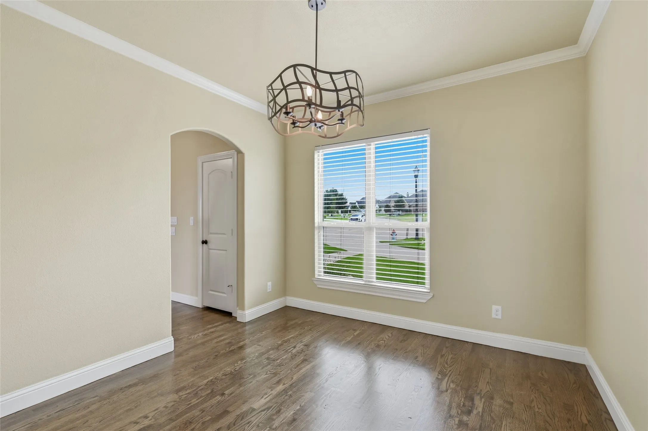 Single Family Residence For Sale in Grayson County , 1200 Eagle Glen Pass, Gunter, Texas 75058, 4 Bedroom, 5 Bathroom, 3 Garage spaces, 3,609 Sqft, built in 2015, mls#21334576, Real Estate Agent in Gunter, Homes For Sale in Grayson county, Homes For Sale in Gunter, Realtor in Gunter Texas, Real Estate Brokerage Independent Realty Texas, Luminita Cordes Realtor
