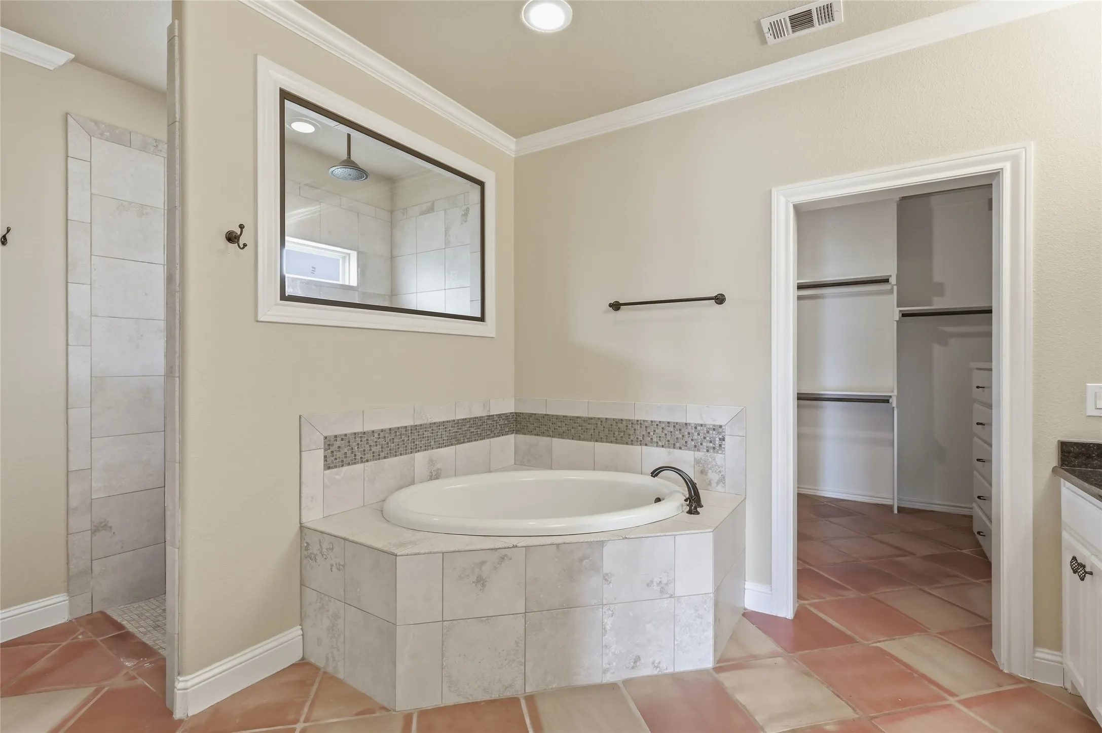 Single Family Residence For Sale in Grayson County , 1200 Eagle Glen Pass, Gunter, Texas 75058, 4 Bedroom, 5 Bathroom, 3 Garage spaces, 3,609 Sqft, built in 2015, mls#21334576, Real Estate Agent in Gunter, Homes For Sale in Grayson county, Homes For Sale in Gunter, Realtor in Gunter Texas, Real Estate Brokerage Independent Realty Texas, Luminita Cordes Realtor