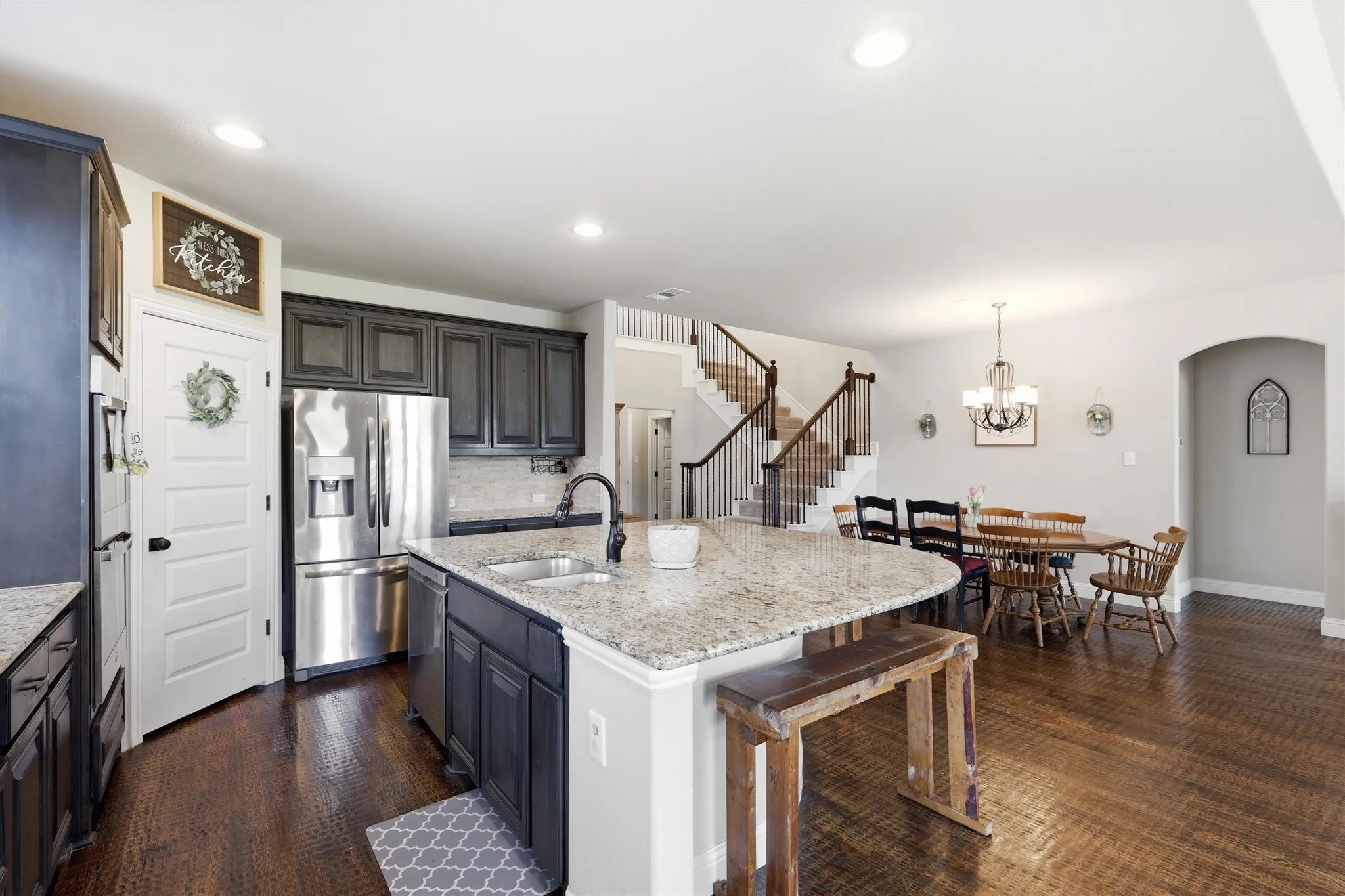 Single Family Residence For Sale in Ellis County , 212 Lillian Lane, Waxahachie, Texas 75165, 5 Bedroom, 4 Bathroom, 3 Garage spaces, 3,625 Sqft, built in 2020, mls#21335593, Real Estate Agent in Waxahachie, Homes For Sale in Ellis county, Homes For Sale in Waxahachie, Realtor in Waxahachie Texas, Real Estate Brokerage Independent Realty Texas, Luminita Cordes Realtor