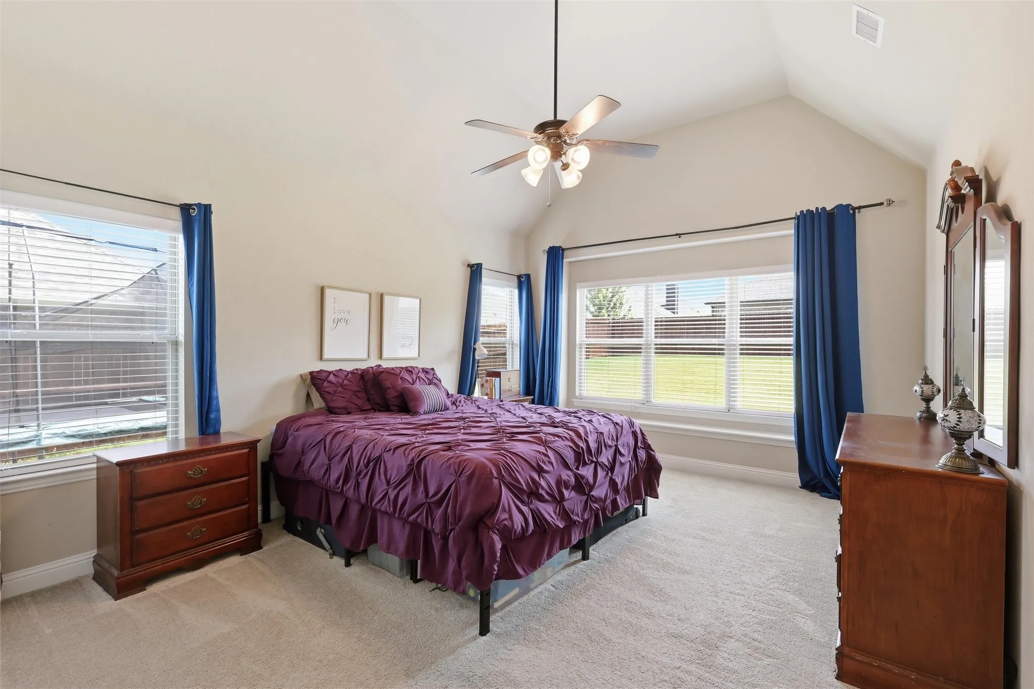 Single Family Residence For Sale in Ellis County , 212 Lillian Lane, Waxahachie, Texas 75165, 5 Bedroom, 4 Bathroom, 3 Garage spaces, 3,625 Sqft, built in 2020, mls#21335593, Real Estate Agent in Waxahachie, Homes For Sale in Ellis county, Homes For Sale in Waxahachie, Realtor in Waxahachie Texas, Real Estate Brokerage Independent Realty Texas, Luminita Cordes Realtor