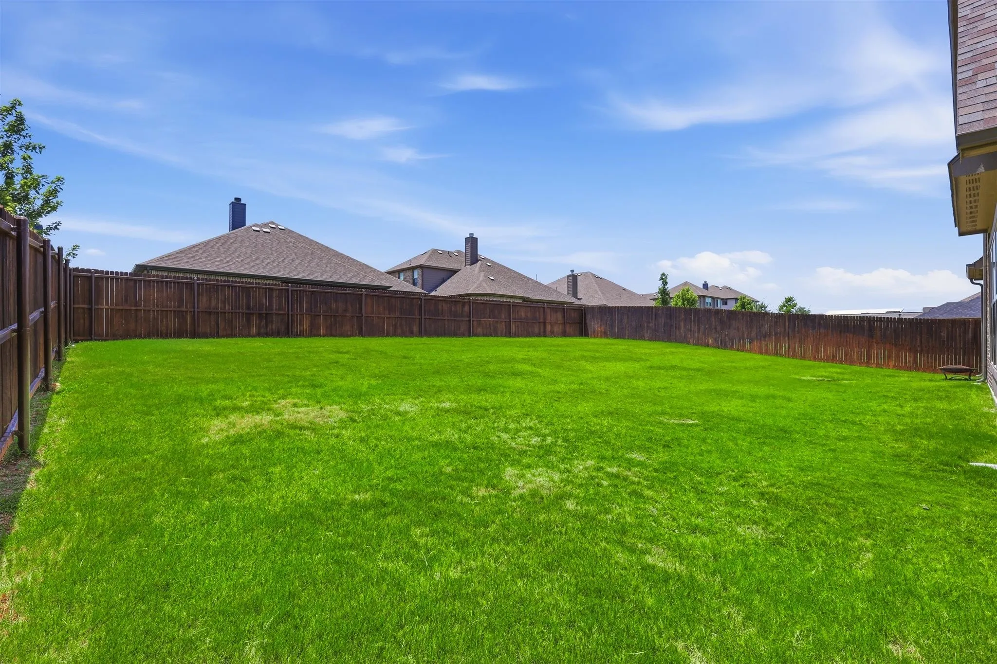 Single Family Residence For Sale in Ellis County , 212 Lillian Lane, Waxahachie, Texas 75165, 5 Bedroom, 4 Bathroom, 3 Garage spaces, 3,625 Sqft, built in 2020, mls#21335593, Real Estate Agent in Waxahachie, Homes For Sale in Ellis county, Homes For Sale in Waxahachie, Realtor in Waxahachie Texas, Real Estate Brokerage Independent Realty Texas, Luminita Cordes Realtor
