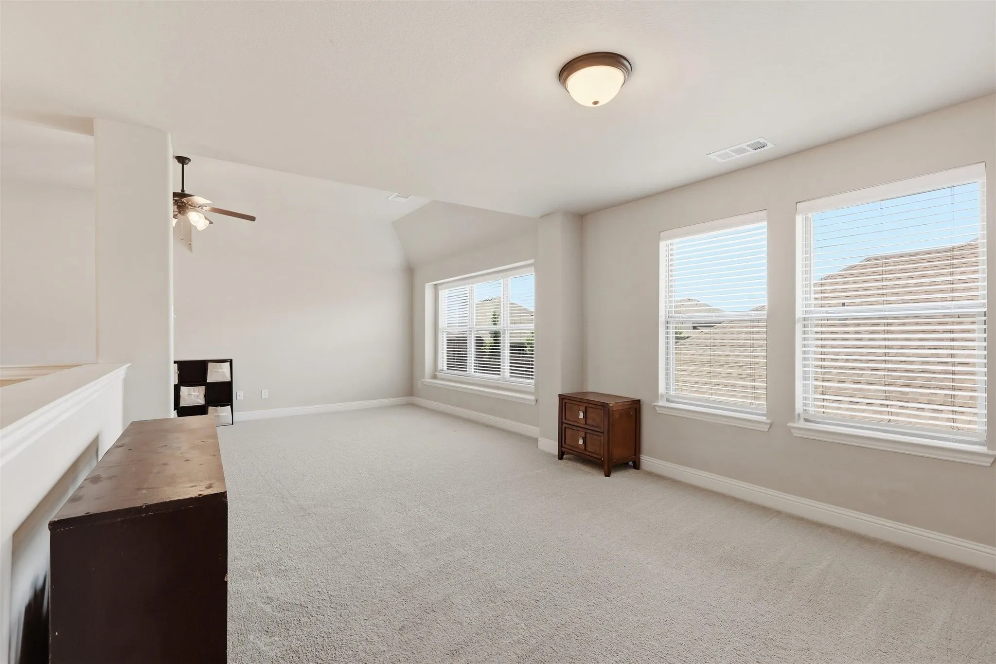 Single Family Residence For Sale in Ellis County , 212 Lillian Lane, Waxahachie, Texas 75165, 5 Bedroom, 4 Bathroom, 3 Garage spaces, 3,625 Sqft, built in 2020, mls#21335593, Real Estate Agent in Waxahachie, Homes For Sale in Ellis county, Homes For Sale in Waxahachie, Realtor in Waxahachie Texas, Real Estate Brokerage Independent Realty Texas, Luminita Cordes Realtor