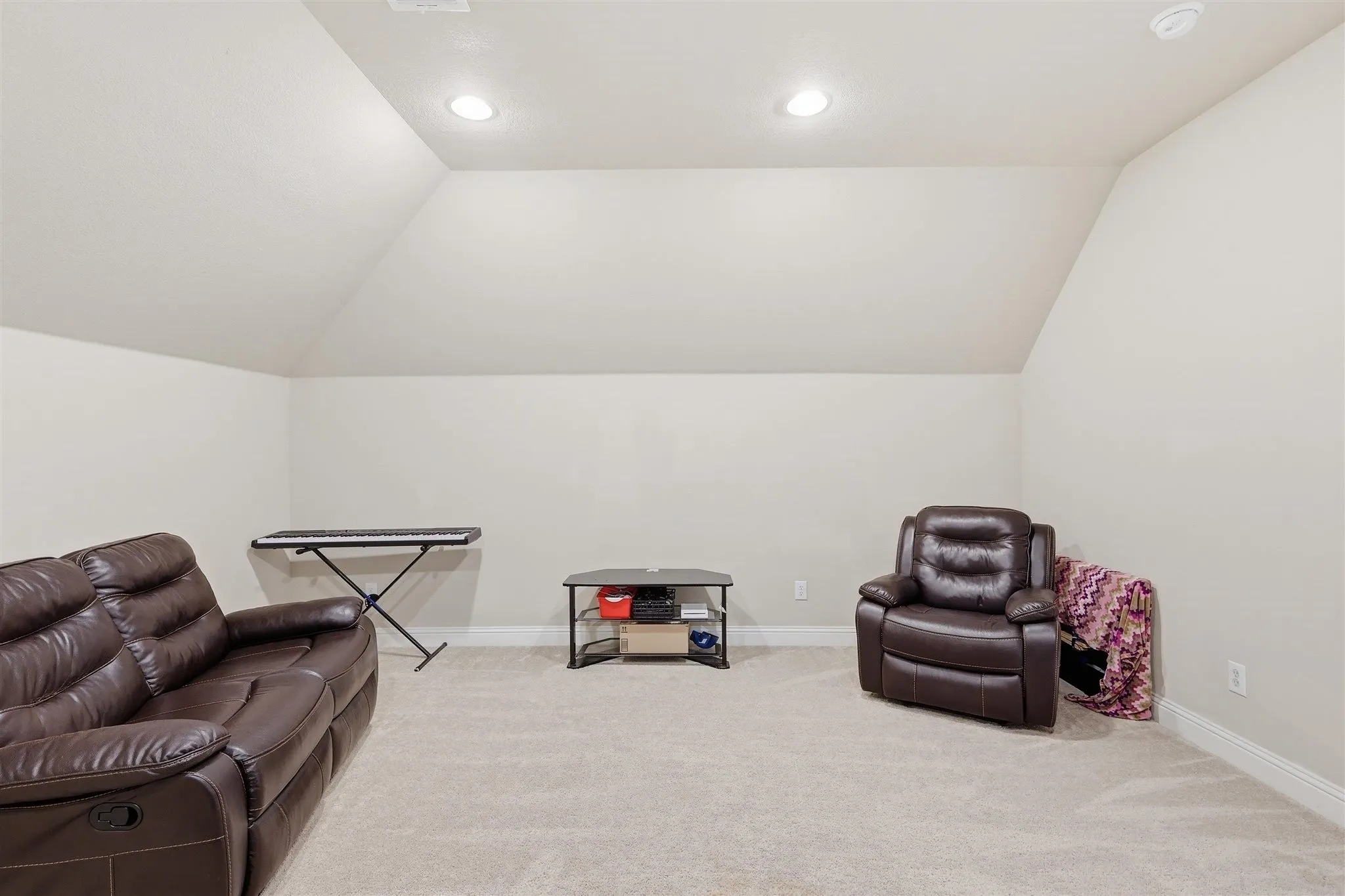 Single Family Residence For Sale in Ellis County , 212 Lillian Lane, Waxahachie, Texas 75165, 5 Bedroom, 4 Bathroom, 3 Garage spaces, 3,625 Sqft, built in 2020, mls#21335593, Real Estate Agent in Waxahachie, Homes For Sale in Ellis county, Homes For Sale in Waxahachie, Realtor in Waxahachie Texas, Real Estate Brokerage Independent Realty Texas, Luminita Cordes Realtor
