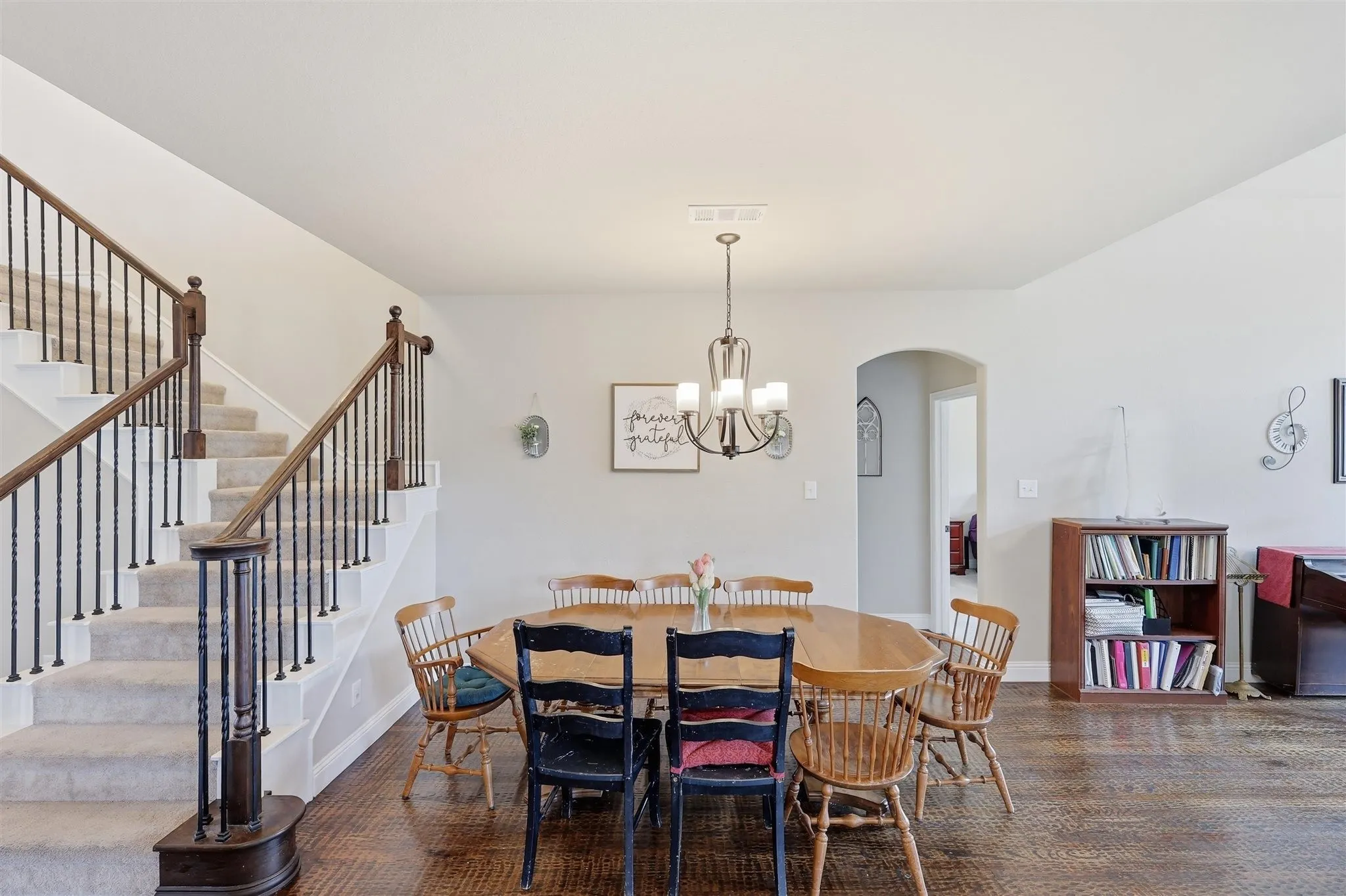 Single Family Residence For Sale in Ellis County , 212 Lillian Lane, Waxahachie, Texas 75165, 5 Bedroom, 4 Bathroom, 3 Garage spaces, 3,625 Sqft, built in 2020, mls#21335593, Real Estate Agent in Waxahachie, Homes For Sale in Ellis county, Homes For Sale in Waxahachie, Realtor in Waxahachie Texas, Real Estate Brokerage Independent Realty Texas, Luminita Cordes Realtor