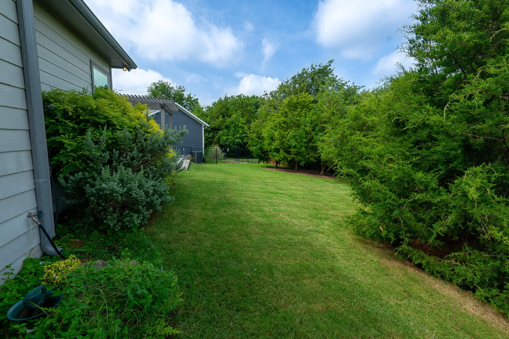 Single Family Residence For Sale in Rockwall County , 1023 Saint Thomas Court, Rockwall, Texas 75087, 4 Bedroom, 3 Bathroom, 2 Garage spaces, 2,030 Sqft, built in 2016, mls#21332571, Real Estate Agent in Rockwall, Homes For Sale in Rockwall county, Homes For Sale in Rockwall, Realtor in Rockwall Texas, Real Estate Brokerage Independent Realty Texas, Luminita Cordes Realtor