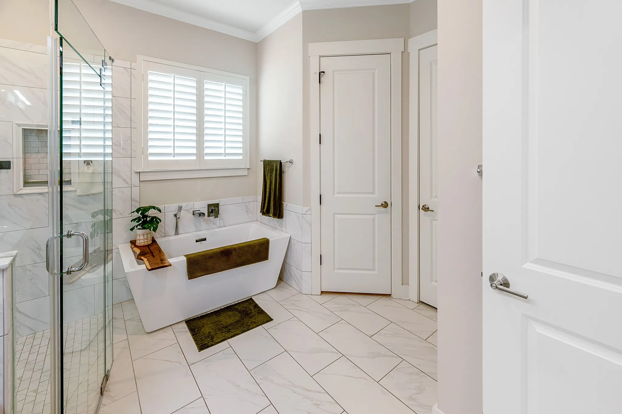 Single Family Residence For Sale in Rockwall County , 1023 Saint Thomas Court, Rockwall, Texas 75087, 4 Bedroom, 3 Bathroom, 2 Garage spaces, 2,030 Sqft, built in 2016, mls#21332571, Real Estate Agent in Rockwall, Homes For Sale in Rockwall county, Homes For Sale in Rockwall, Realtor in Rockwall Texas, Real Estate Brokerage Independent Realty Texas, Luminita Cordes Realtor