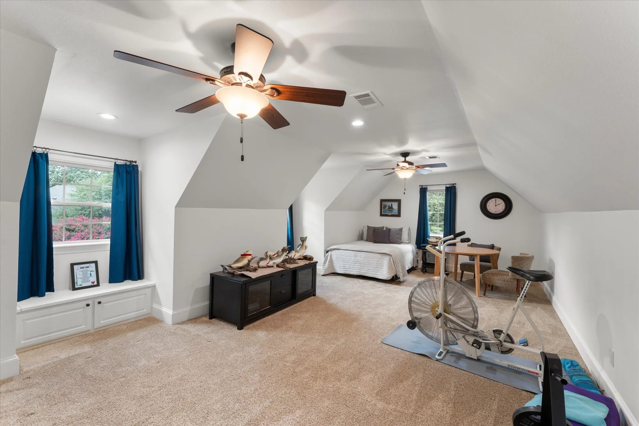 Single Family Residence For Sale in Wood County , 940 Private Road 5980, Yantis, Texas 75497, 4 Bedroom, 4 Bathroom, 3 Garage spaces, 3,975 Sqft, built in 2012, Price $1,190,000, mls#21335595, Real Estate Agent in Yantis, Homes For Sale in Wood county, Homes For Sale in Yantis, Realtor in Yantis Texas, Real Estate Brokerage Independent Realty Texas, Luminita Cordes Realtor