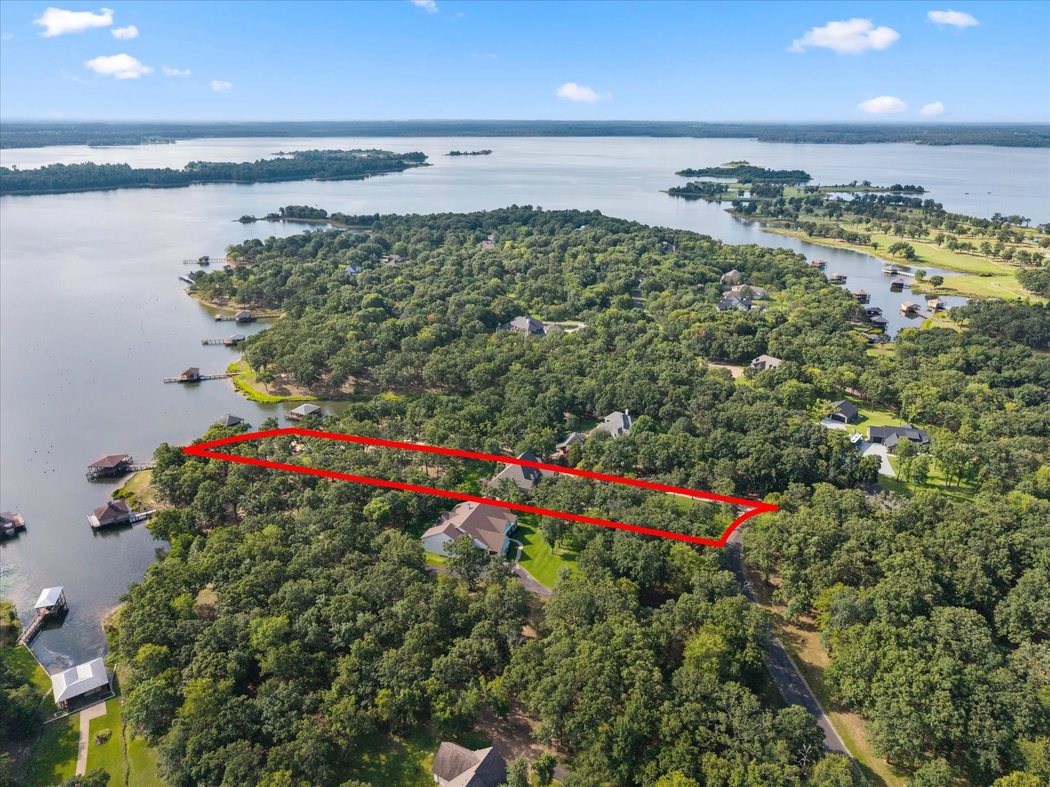 Single Family Residence For Sale in Wood County , 940 Private Road 5980, Yantis, Texas 75497, 4 Bedroom, 4 Bathroom, 3 Garage spaces, 3,975 Sqft, built in 2012, Price $1,190,000, mls#21335595, Real Estate Agent in Yantis, Homes For Sale in Wood county, Homes For Sale in Yantis, Realtor in Yantis Texas, Real Estate Brokerage Independent Realty Texas, Luminita Cordes Realtor
