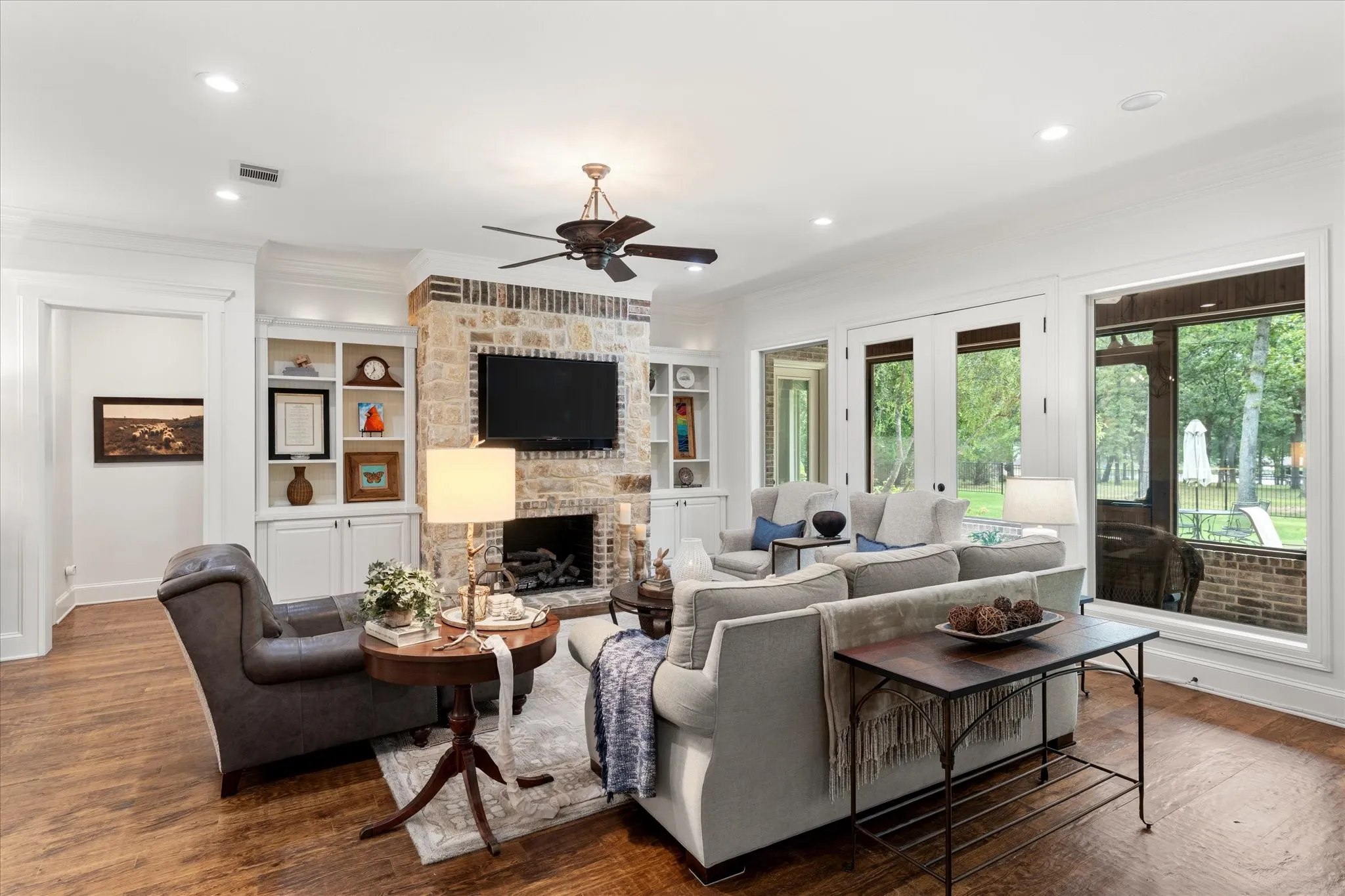 Single Family Residence For Sale in Wood County , 940 Private Road 5980, Yantis, Texas 75497, 4 Bedroom, 4 Bathroom, 3 Garage spaces, 3,975 Sqft, built in 2012, Price $1,190,000, mls#21335595, Real Estate Agent in Yantis, Homes For Sale in Wood county, Homes For Sale in Yantis, Realtor in Yantis Texas, Real Estate Brokerage Independent Realty Texas, Luminita Cordes Realtor