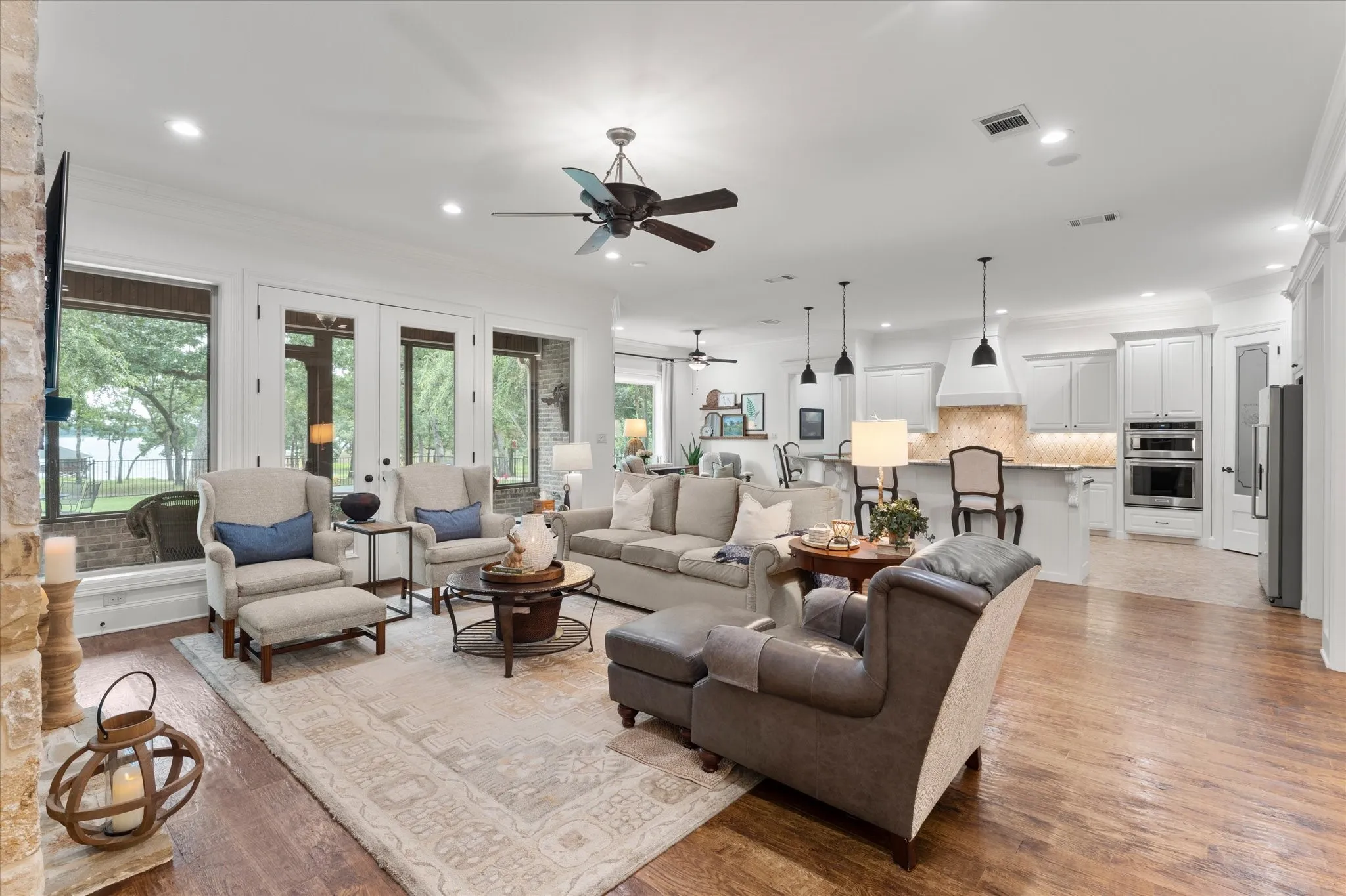 Single Family Residence For Sale in Wood County , 940 Private Road 5980, Yantis, Texas 75497, 4 Bedroom, 4 Bathroom, 3 Garage spaces, 3,975 Sqft, built in 2012, Price $1,190,000, mls#21335595, Real Estate Agent in Yantis, Homes For Sale in Wood county, Homes For Sale in Yantis, Realtor in Yantis Texas, Real Estate Brokerage Independent Realty Texas, Luminita Cordes Realtor