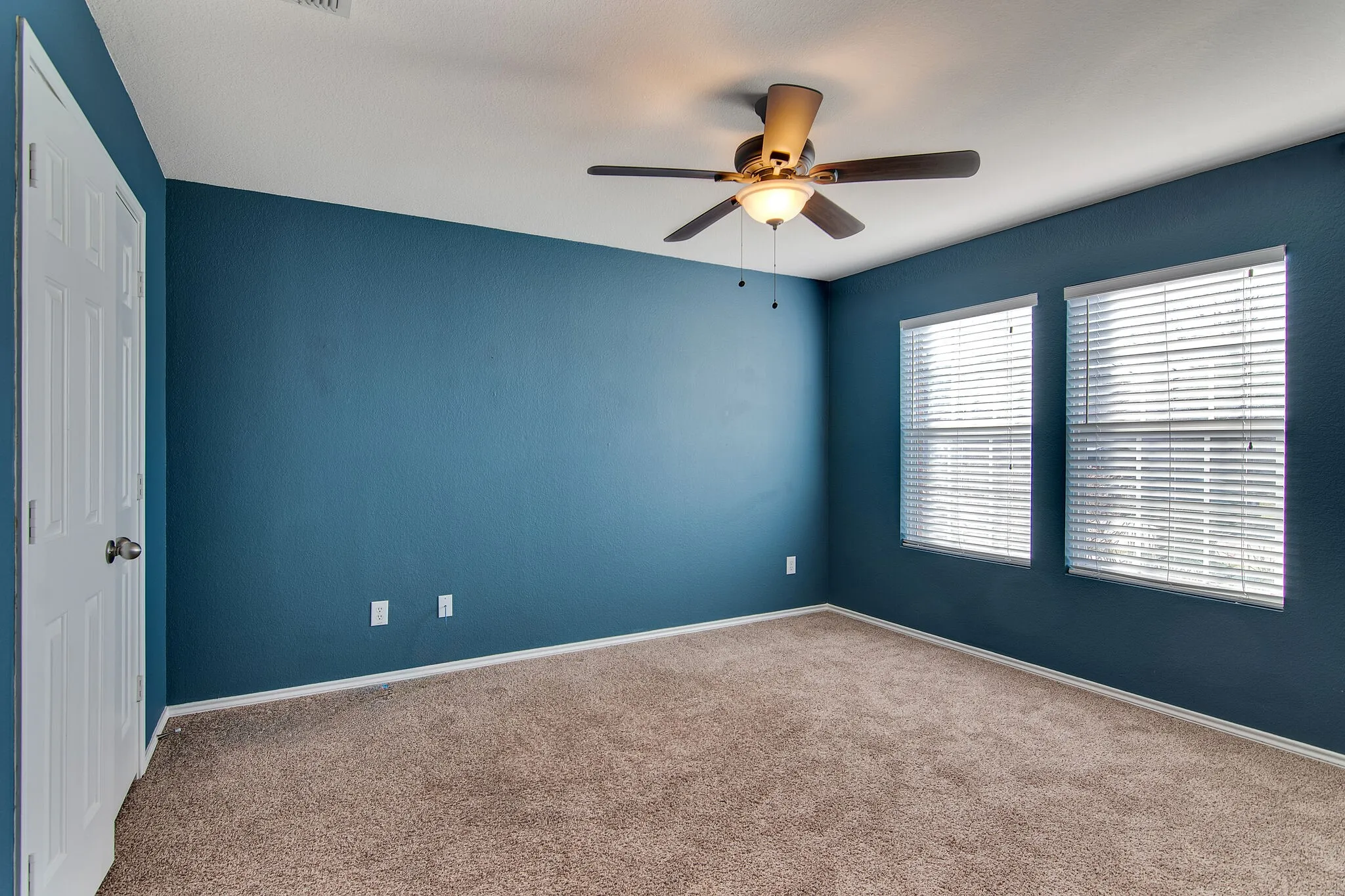 Single Family Residence For Rent in Denton County , 1817 Kittredge Way, Fort Worth, Texas 76247, 3 Bedroom, 2 Bathroom, 2 Garage spaces, 1,647 Sqft, built in 2006, mls#21335607, Real Estate Agent in Fort Worth, Homes For Rent in Denton county, Homes For Rent in Fort Worth, Realtor in Fort Worth Texas, Real Estate Brokerage Independent Realty Texas, Luminita Cordes Realtor