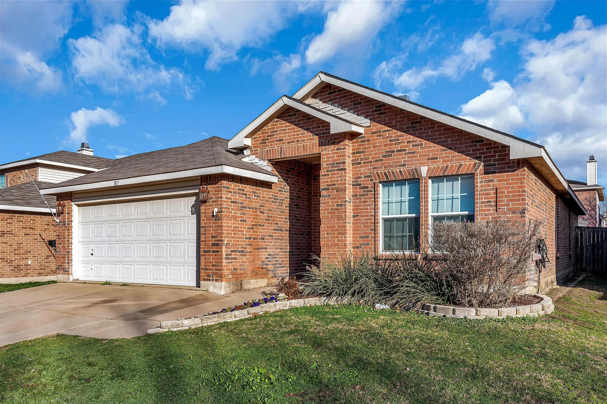 Single Family Residence For Rent in Denton County , 1817 Kittredge Way, Fort Worth, Texas 76247, 3 Bedroom, 2 Bathroom, 2 Garage spaces, 1,647 Sqft, built in 2006, mls#21335607, Real Estate Agent in Fort Worth, Homes For Rent in Denton county, Homes For Rent in Fort Worth, Realtor in Fort Worth Texas, Real Estate Brokerage Independent Realty Texas, Luminita Cordes Realtor