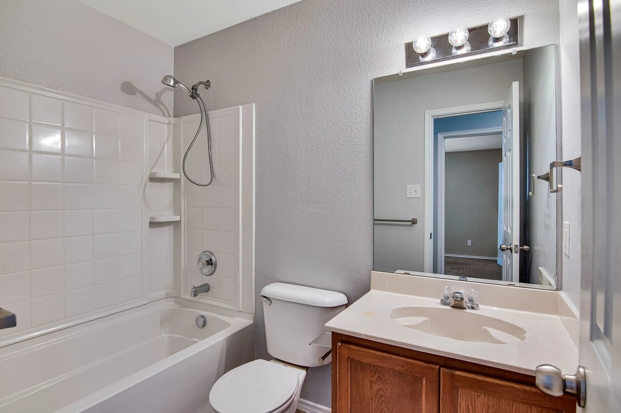 Single Family Residence For Rent in Denton County , 1817 Kittredge Way, Fort Worth, Texas 76247, 3 Bedroom, 2 Bathroom, 2 Garage spaces, 1,647 Sqft, built in 2006, mls#21335607, Real Estate Agent in Fort Worth, Homes For Rent in Denton county, Homes For Rent in Fort Worth, Realtor in Fort Worth Texas, Real Estate Brokerage Independent Realty Texas, Luminita Cordes Realtor