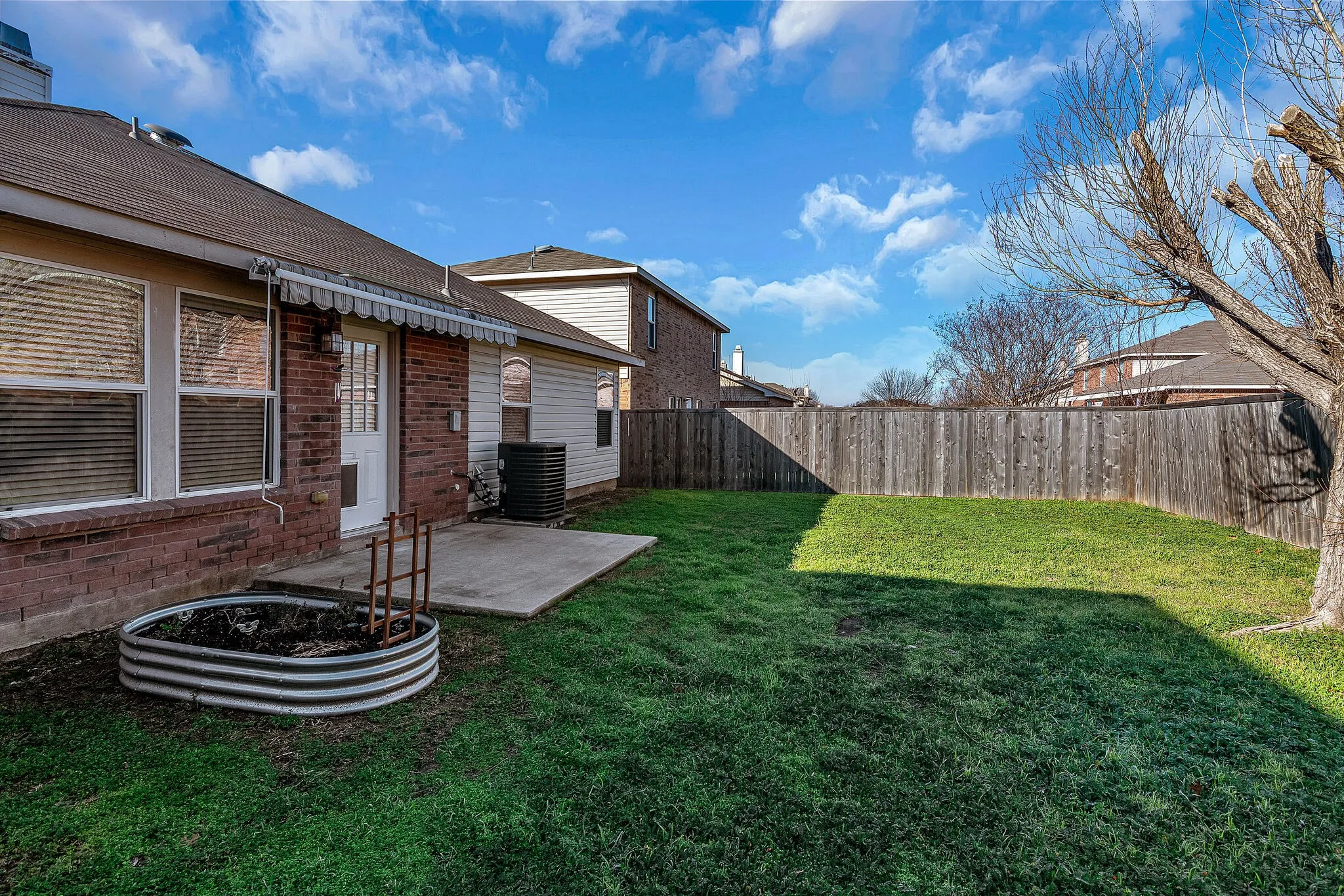 Single Family Residence For Rent in Denton County , 1817 Kittredge Way, Fort Worth, Texas 76247, 3 Bedroom, 2 Bathroom, 2 Garage spaces, 1,647 Sqft, built in 2006, mls#21335607, Real Estate Agent in Fort Worth, Homes For Rent in Denton county, Homes For Rent in Fort Worth, Realtor in Fort Worth Texas, Real Estate Brokerage Independent Realty Texas, Luminita Cordes Realtor
